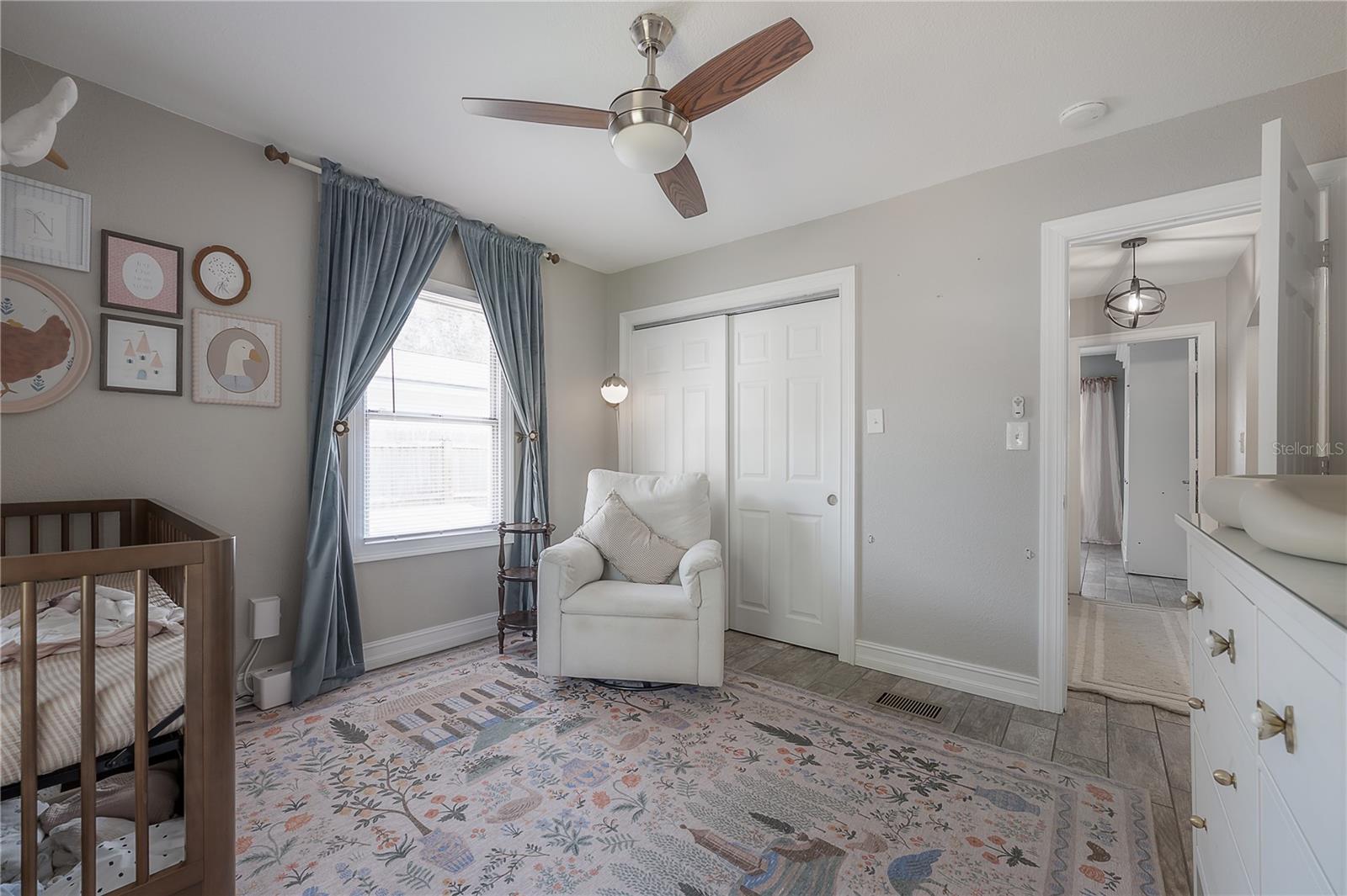 Image 30 of 43 For 904 Knollwood Street