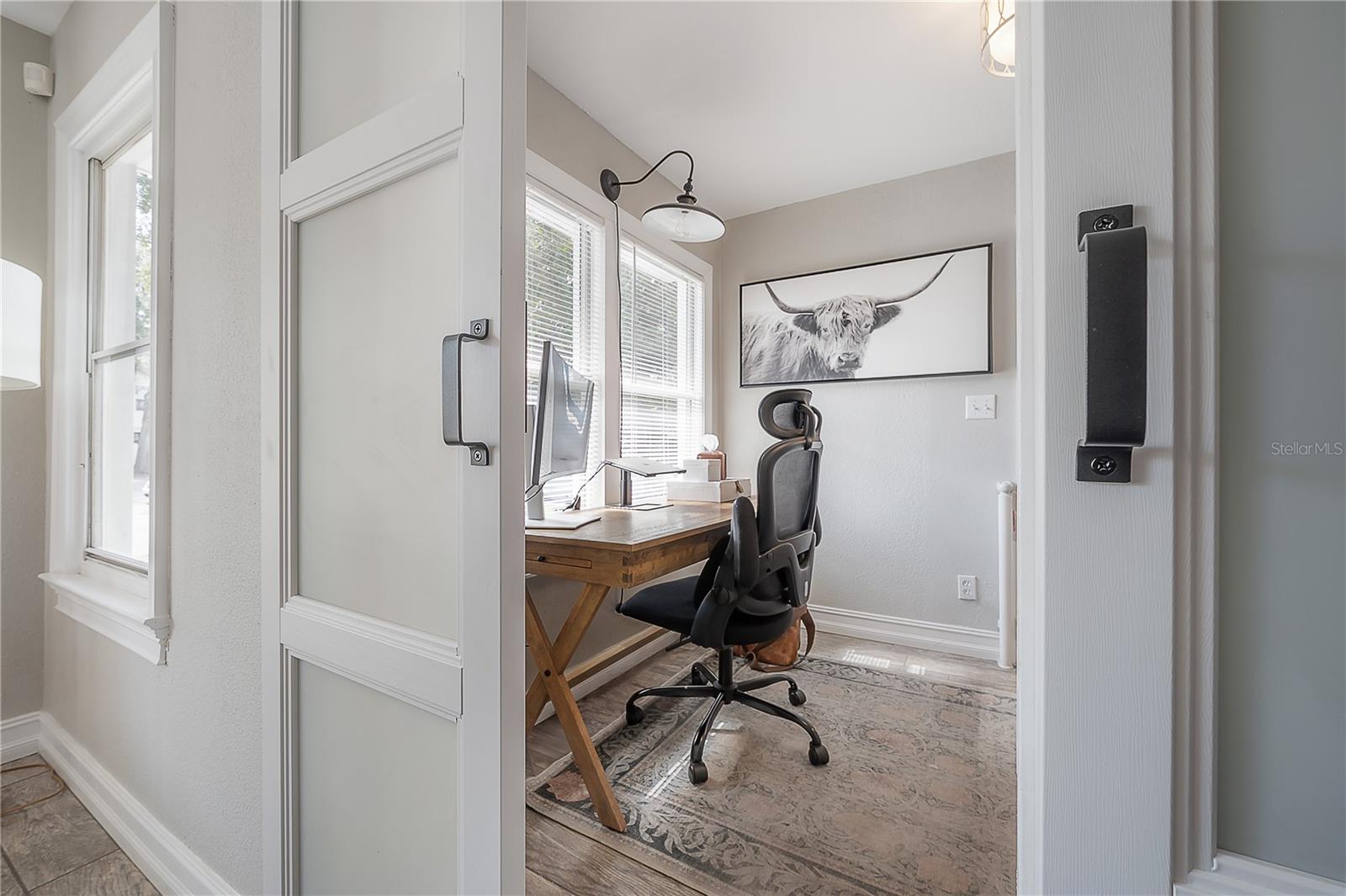 Image 31 of 43 For 904 Knollwood Street