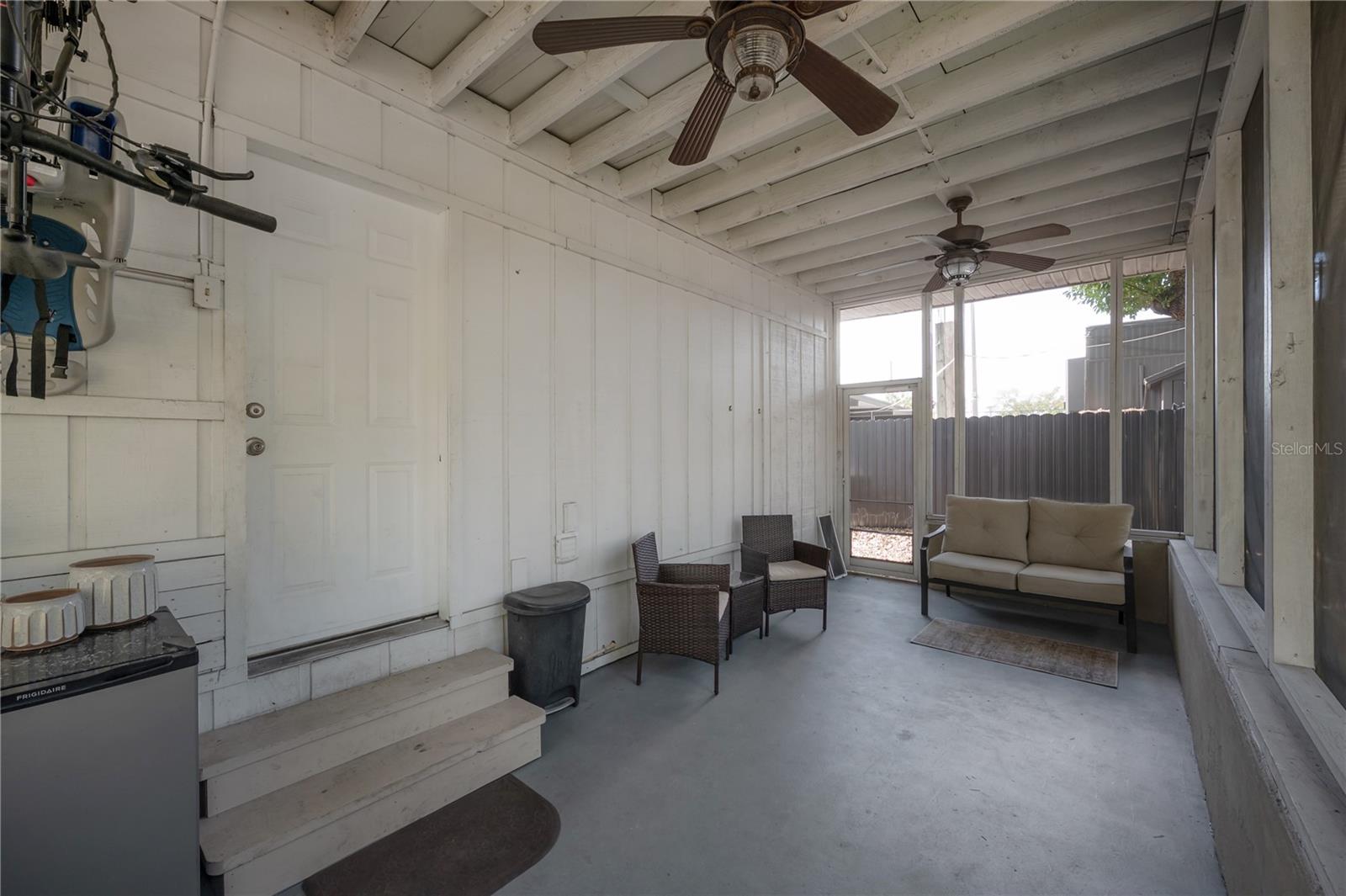 Image 34 of 43 For 904 Knollwood Street