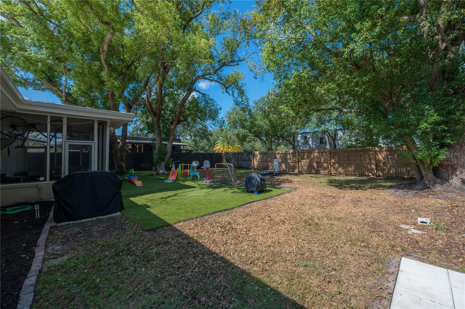 Image 38 of 43 For 904 Knollwood Street