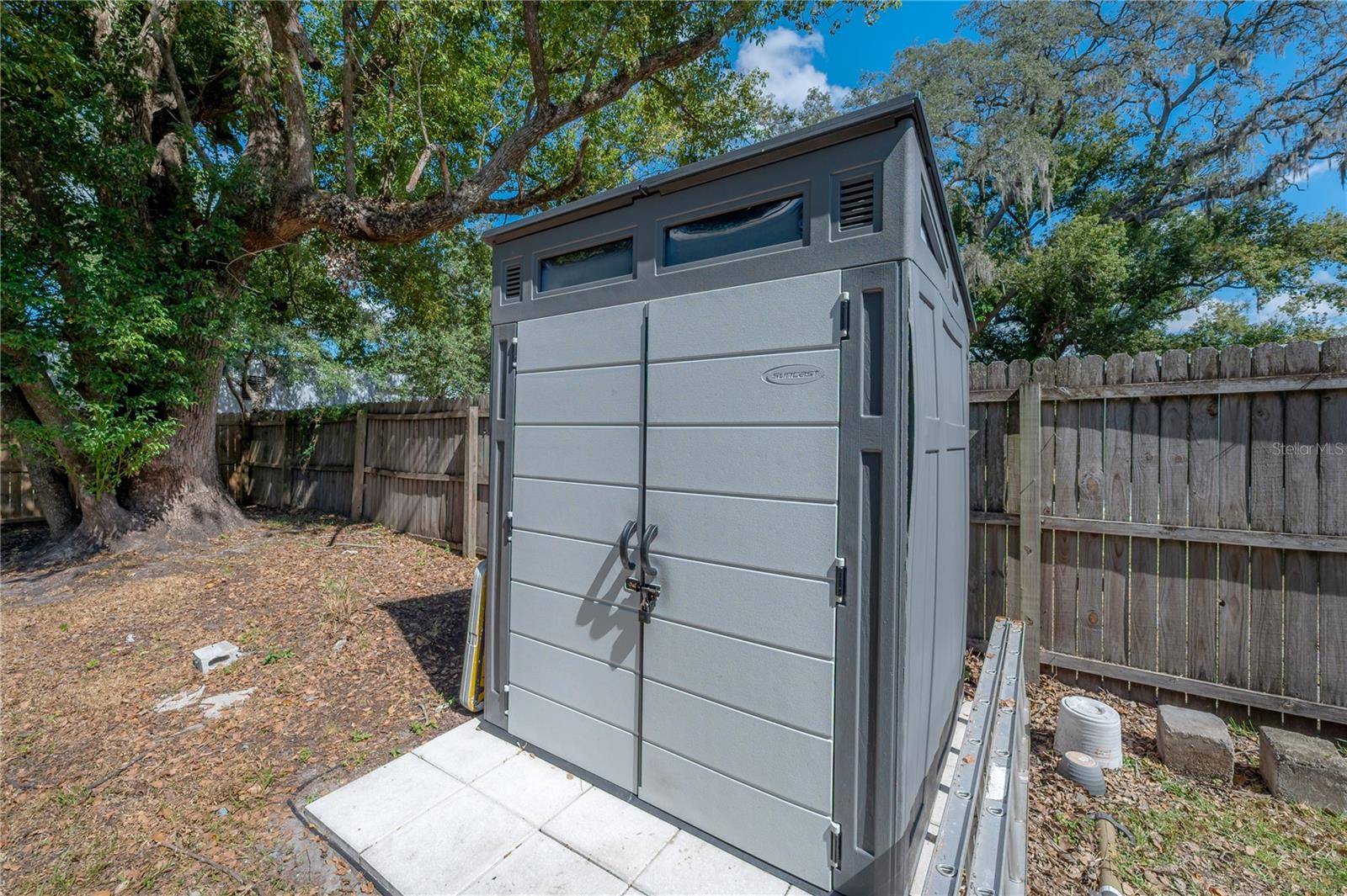 Image 40 of 43 For 904 Knollwood Street