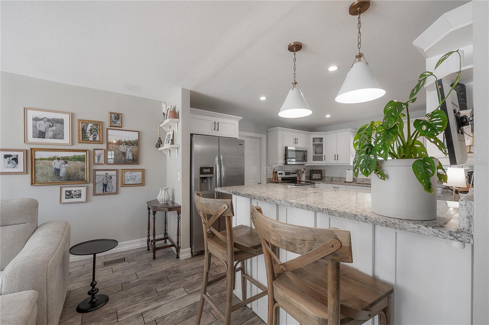 Image 9 of 43 For 904 Knollwood Street