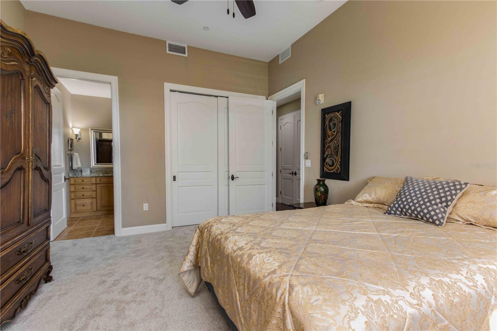 Image 11 of 50 For 202 Windward Passage 603