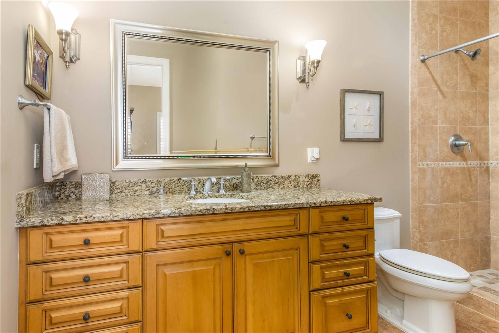 Image 12 of 50 For 202 Windward Passage 603