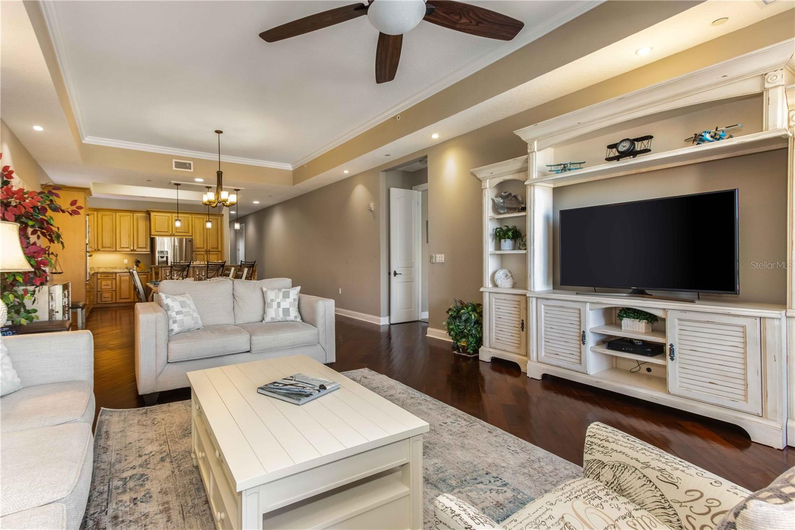 Image 23 of 50 For 202 Windward Passage 603