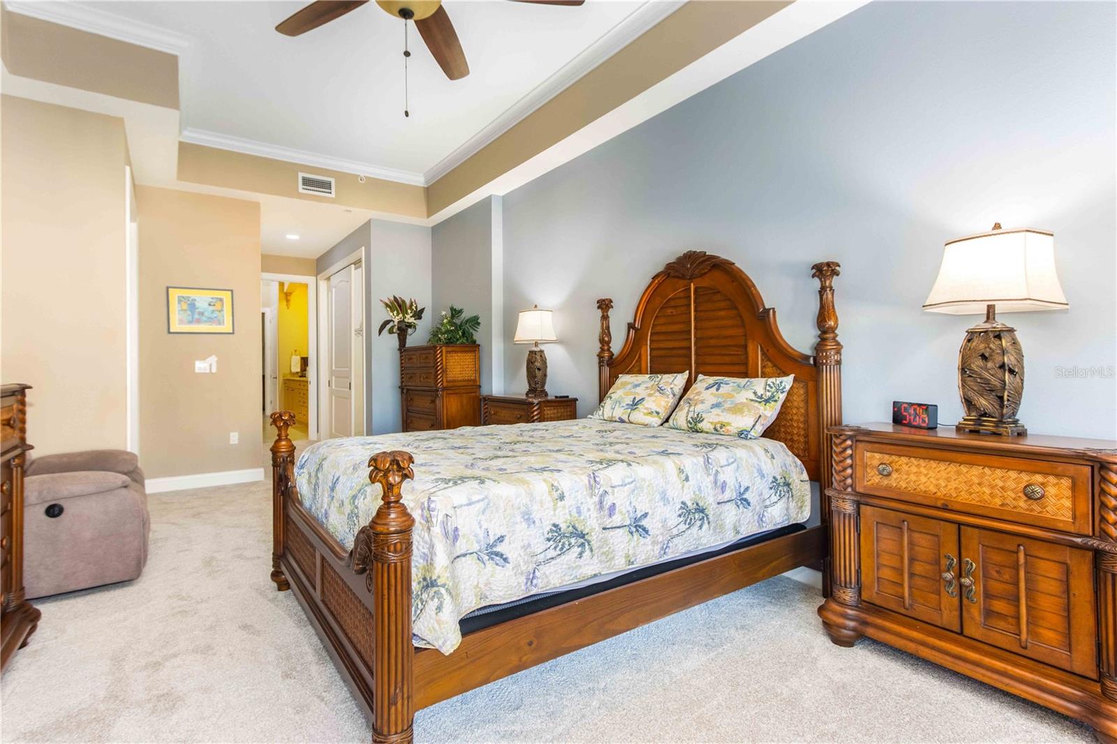 Image 26 of 50 For 202 Windward Passage 603