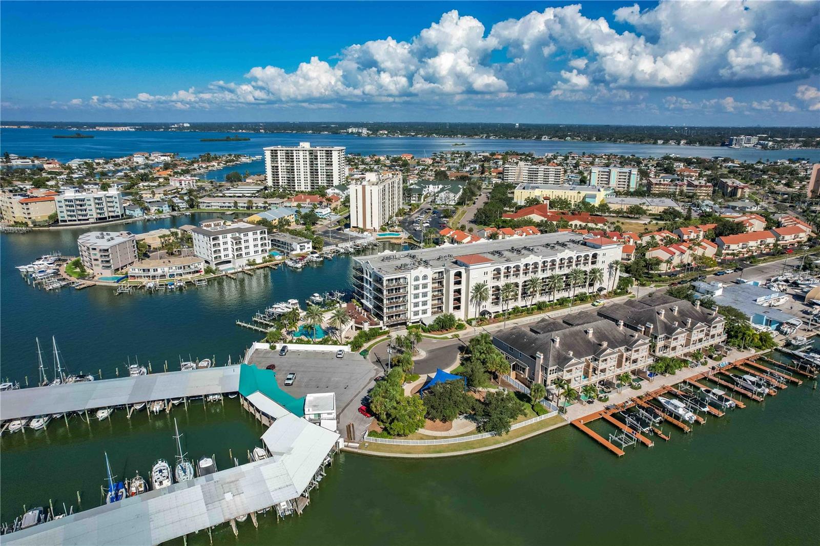 Image 40 of 50 For 202 Windward Passage 603