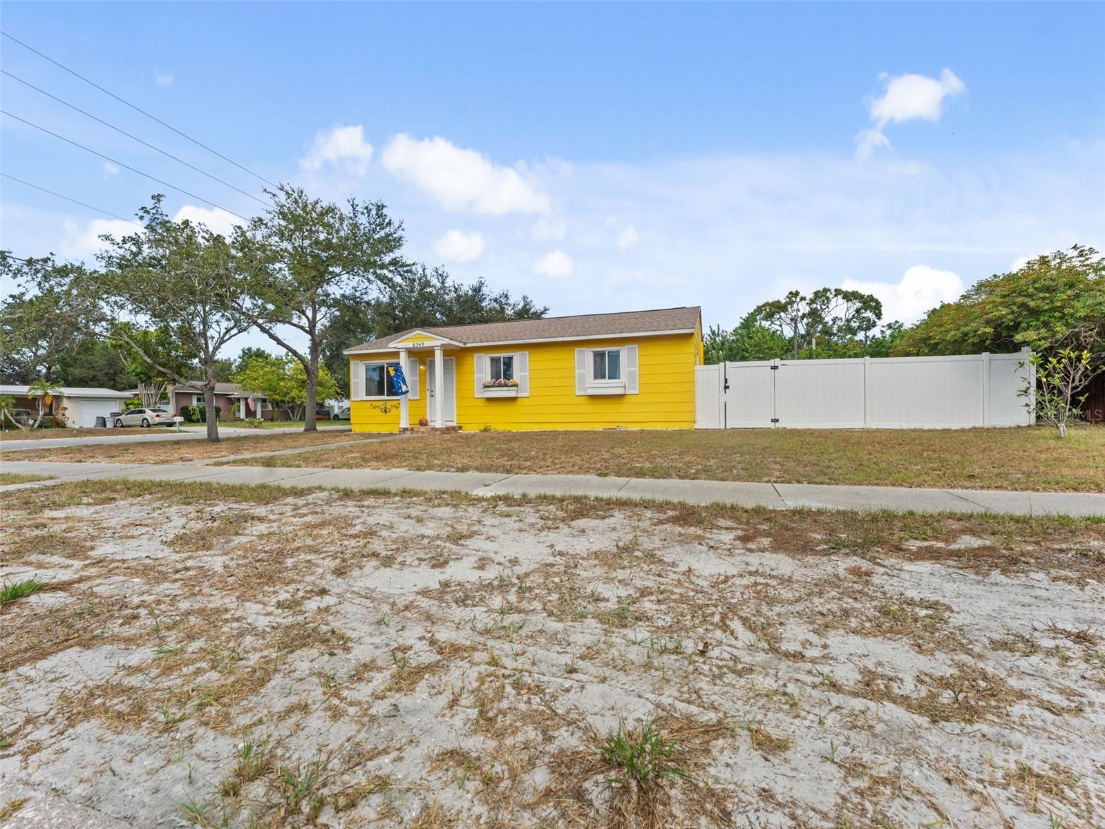 Image 3 of 41 For 6349 10th Avenue S