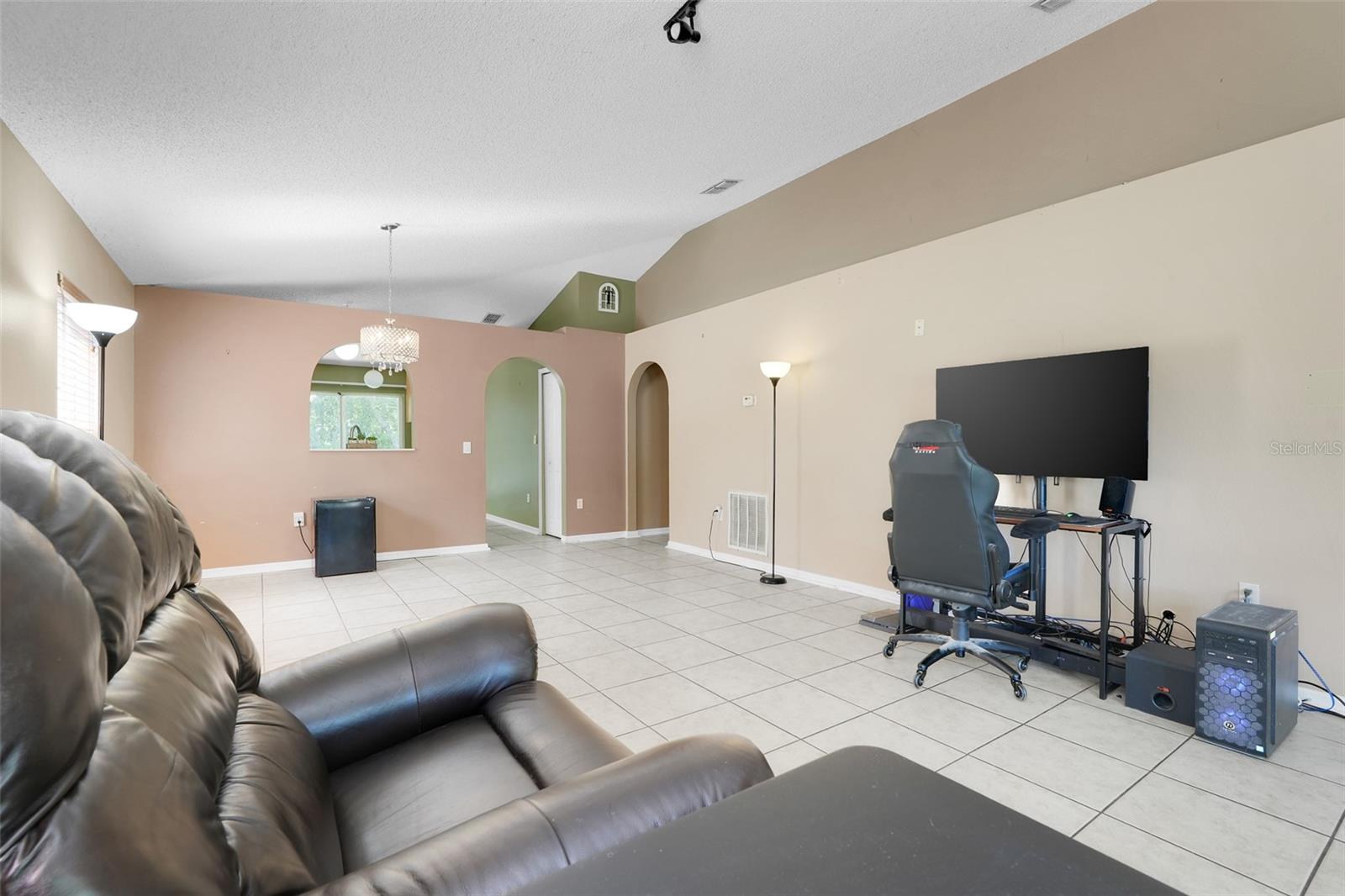 Image 11 of 31 For 777 Penlon Court