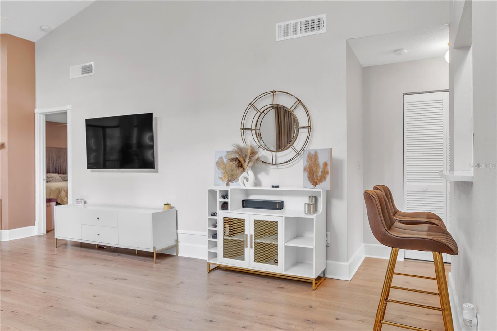 Image 10 of 37 For 615 Fairmont Avenue C