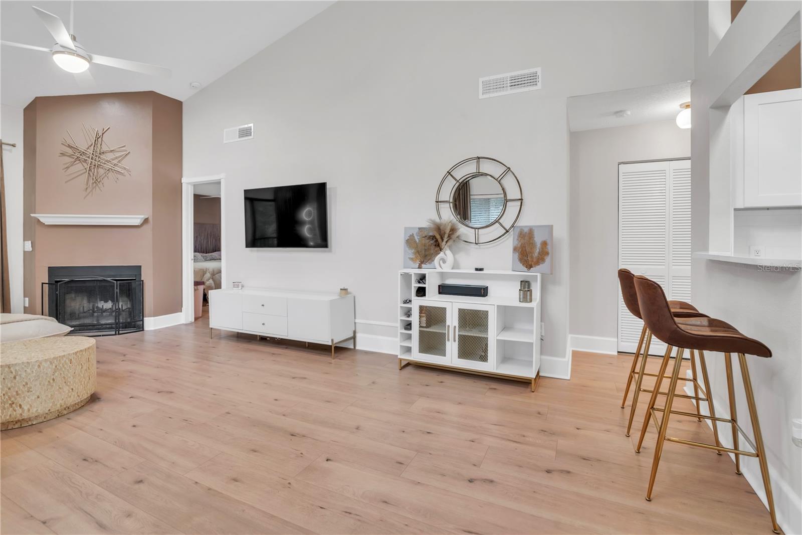 Image 11 of 37 For 615 Fairmont Avenue C