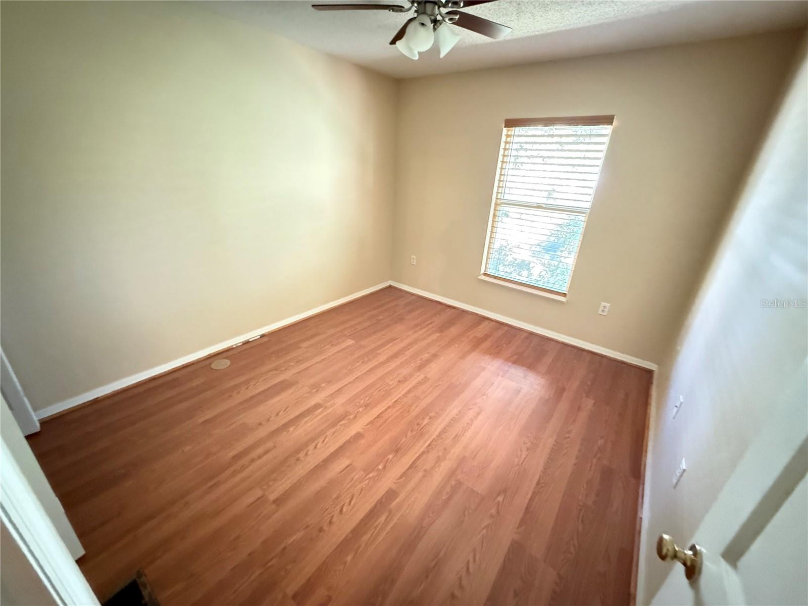 Image 15 of 22 For 4652 Ashburn Square Drive