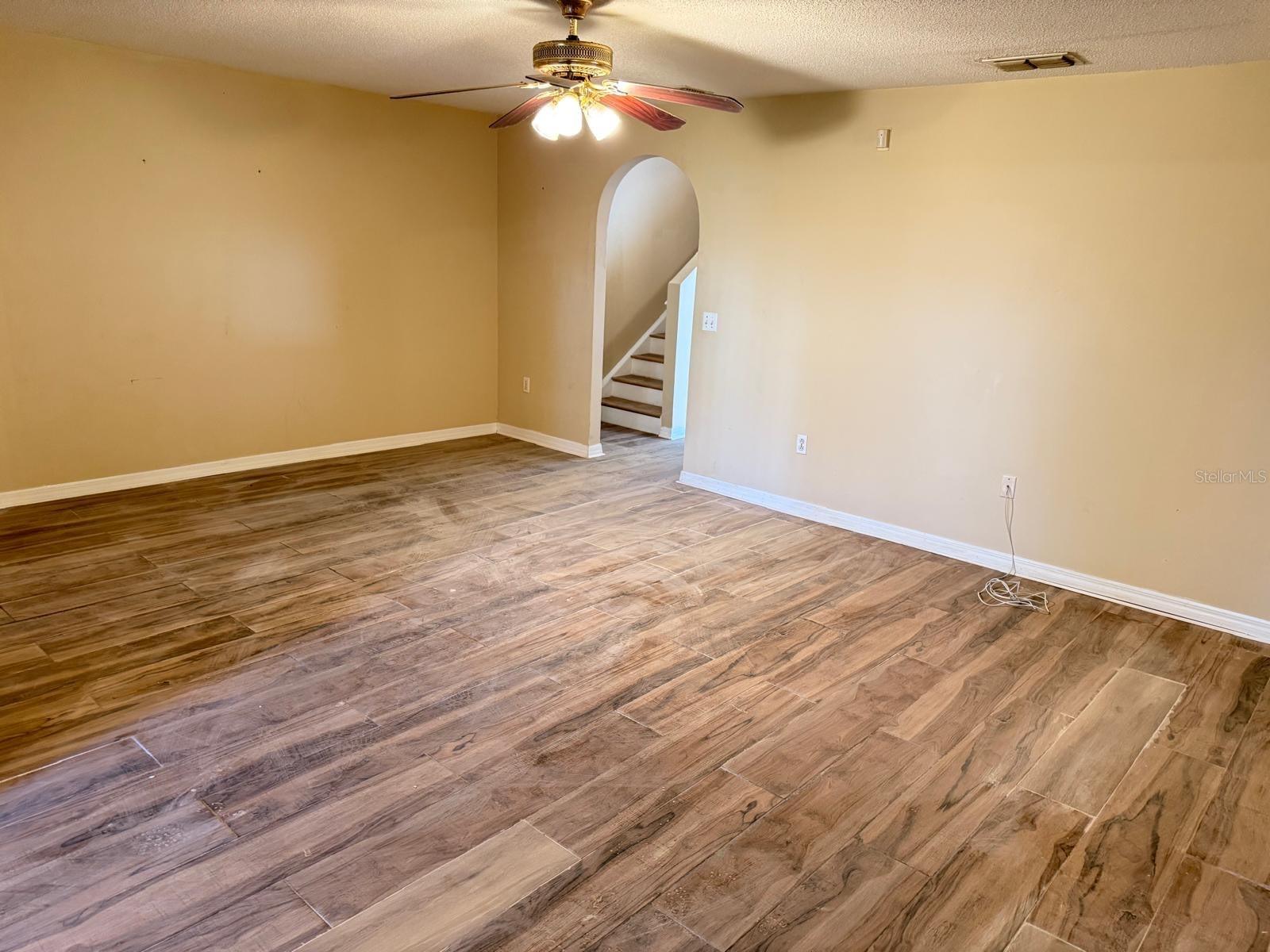 Image 17 of 22 For 4652 Ashburn Square Drive