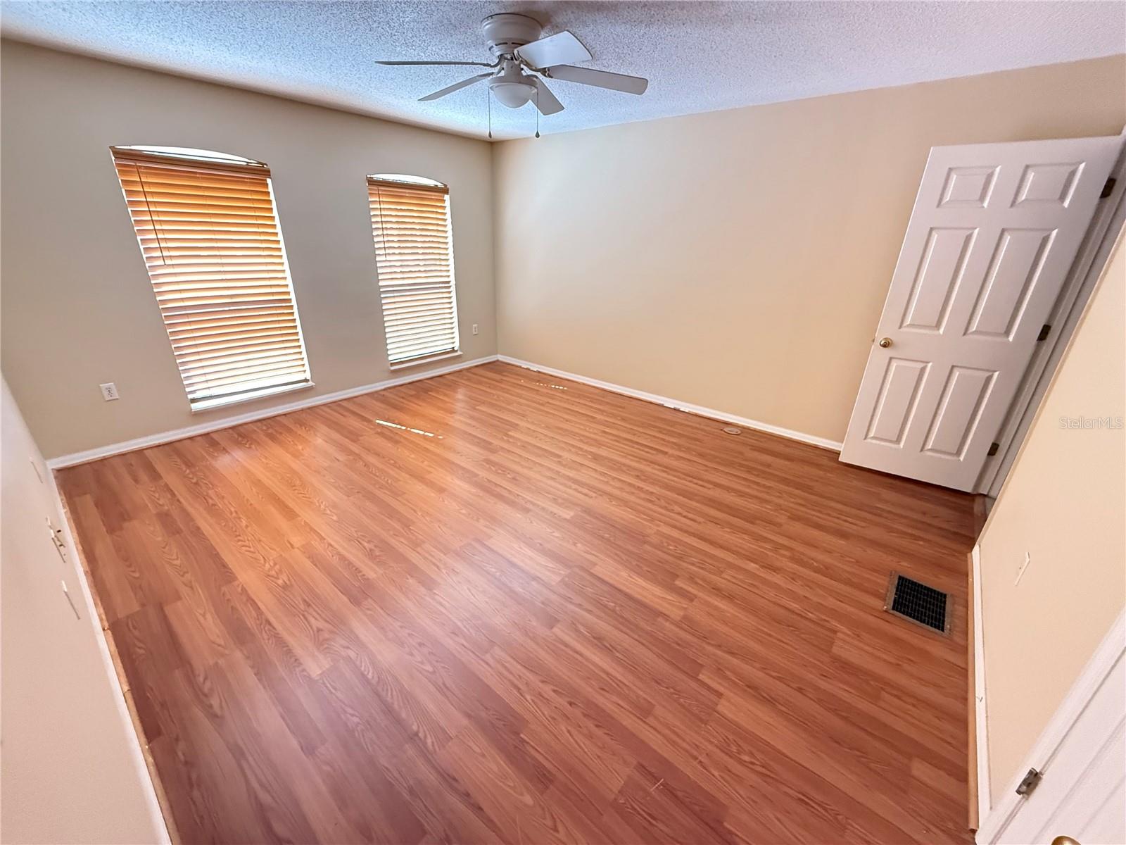 Image 20 of 22 For 4652 Ashburn Square Drive