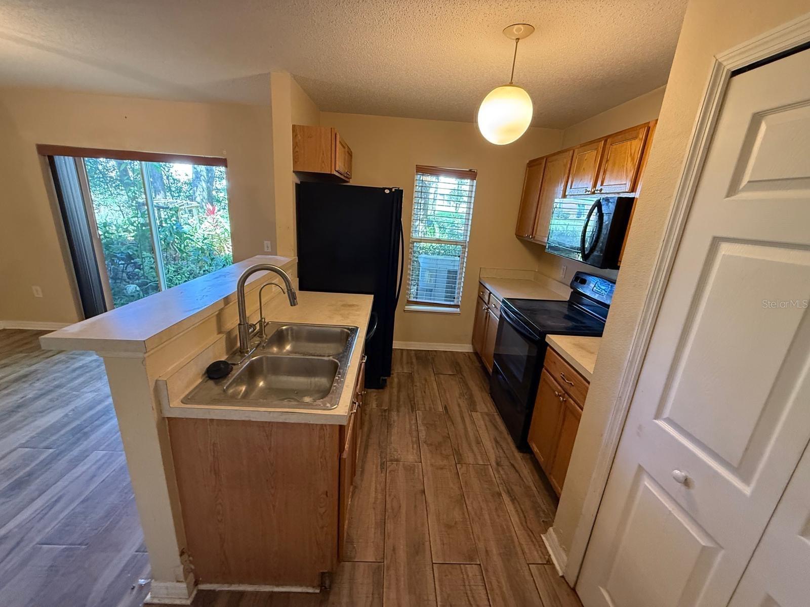 Image 9 of 22 For 4652 Ashburn Square Drive