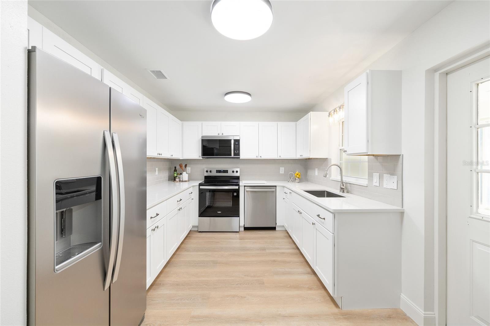 Image 21 of 41 For 8470 92nd Lane F