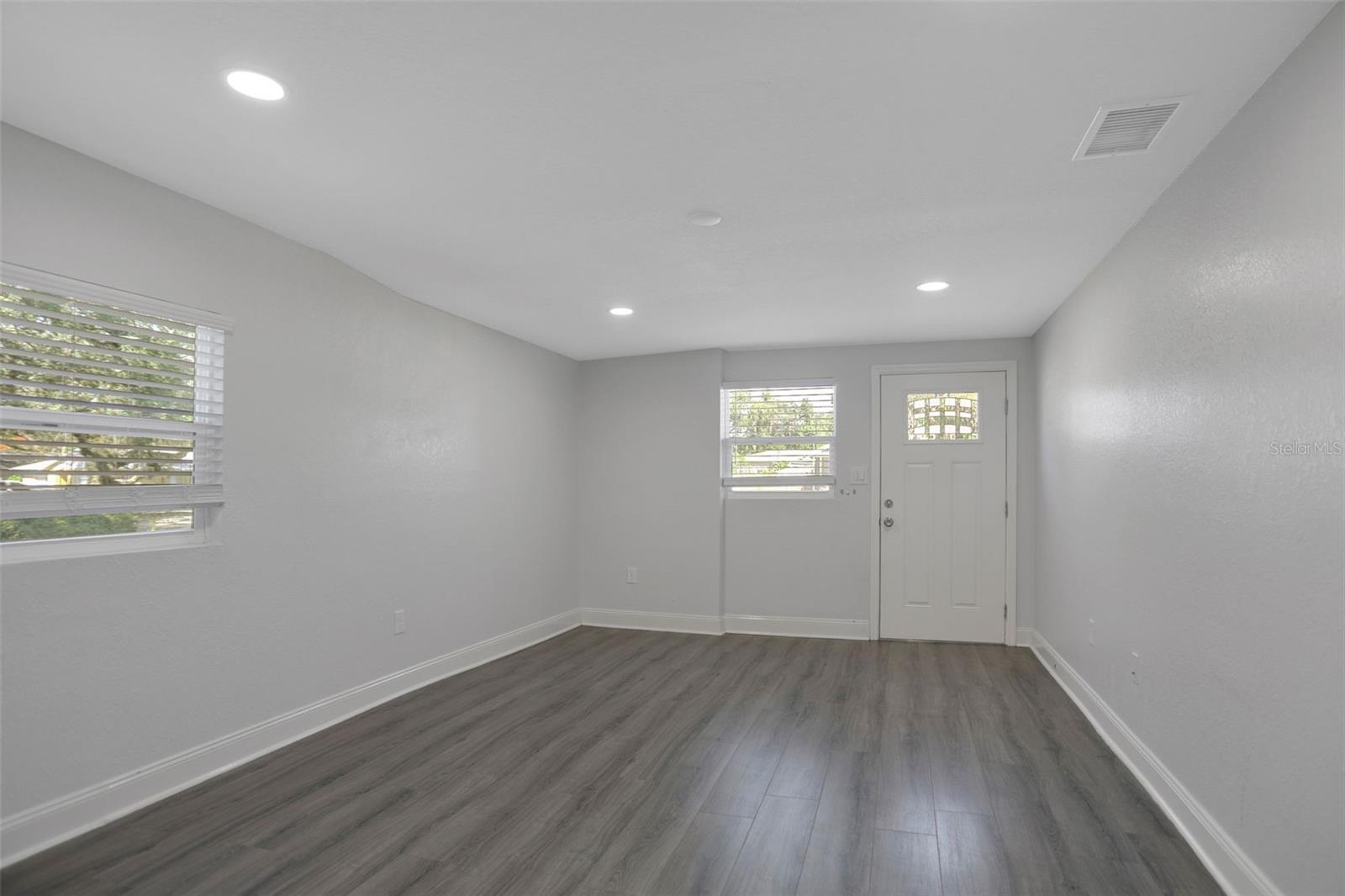 Image 11 of 29 For 1705 Chelsea Street