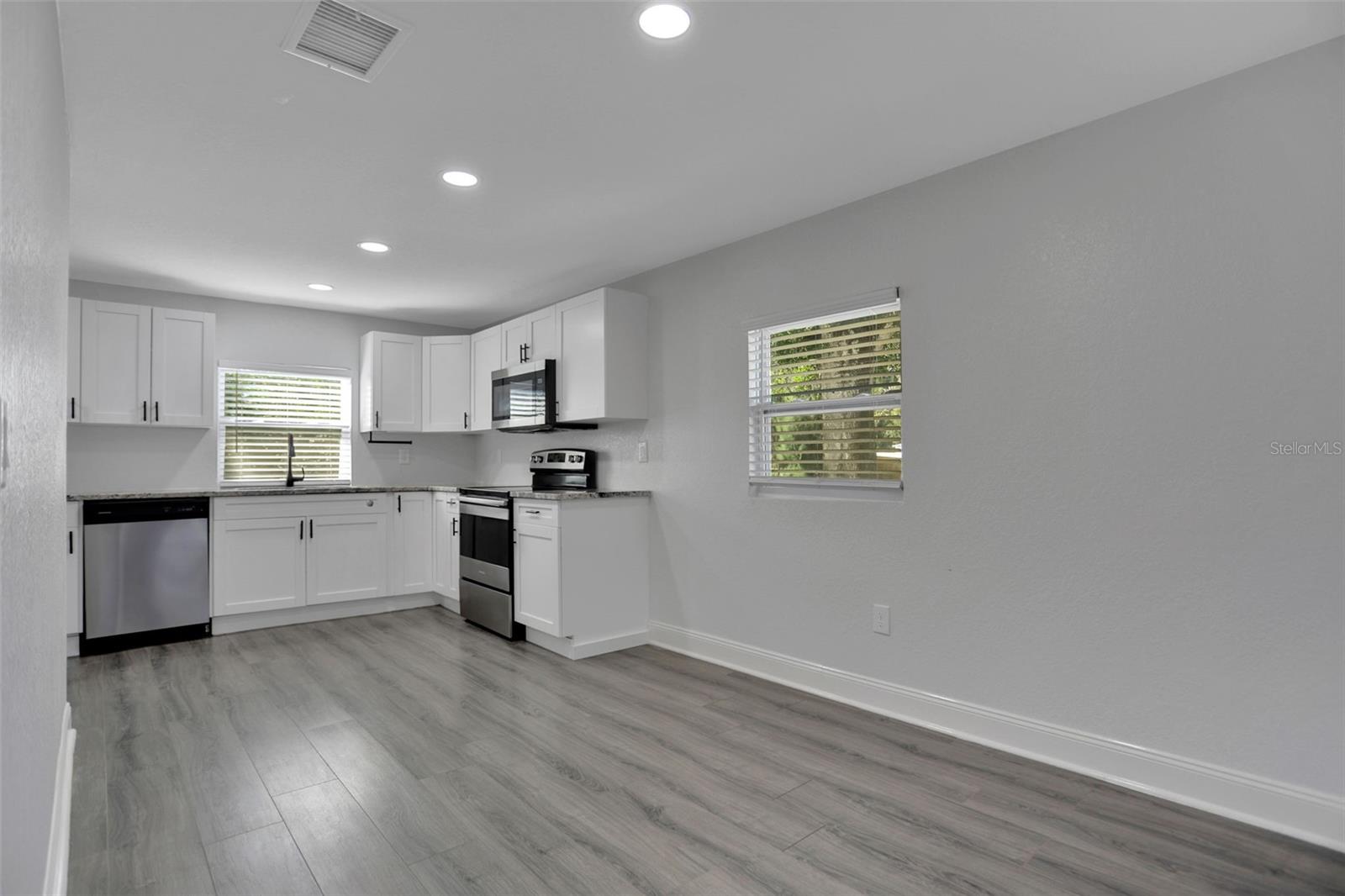 Image 5 of 29 For 1705 Chelsea Street