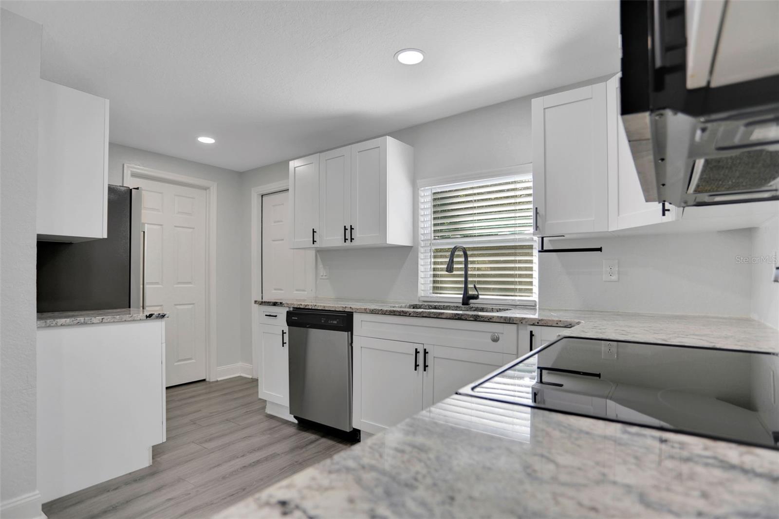 Image 7 of 29 For 1705 Chelsea Street