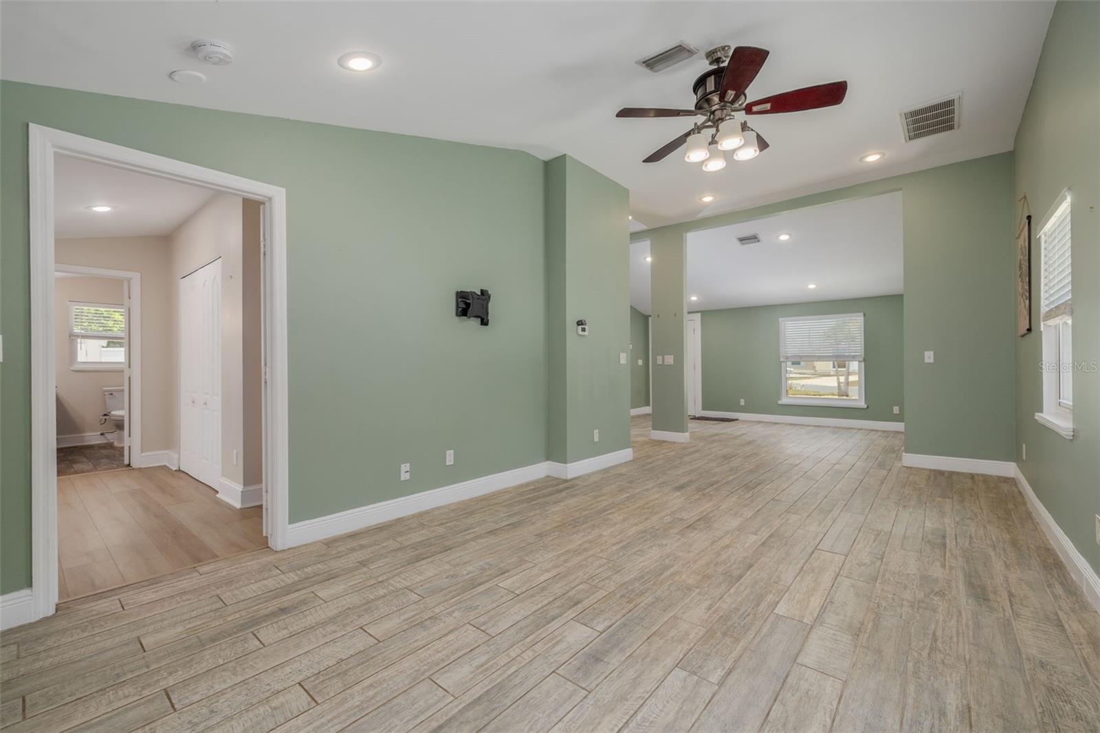 Image 10 of 33 For 941 65th Street S