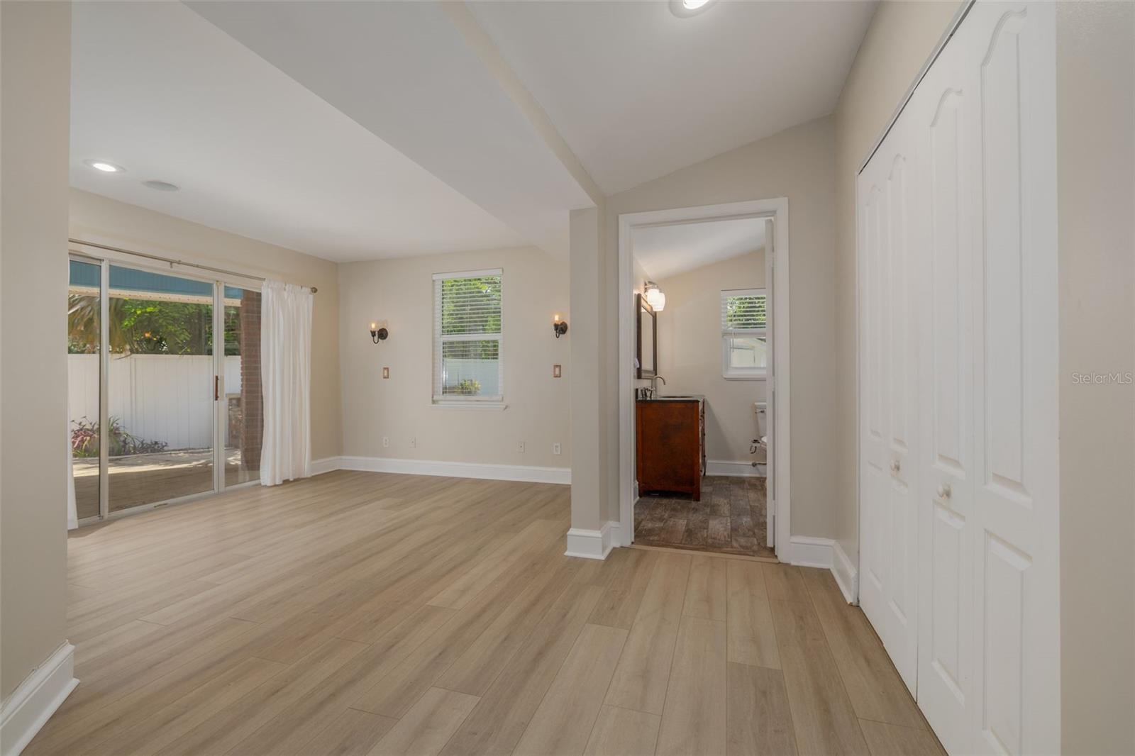 Image 11 of 33 For 941 65th Street S