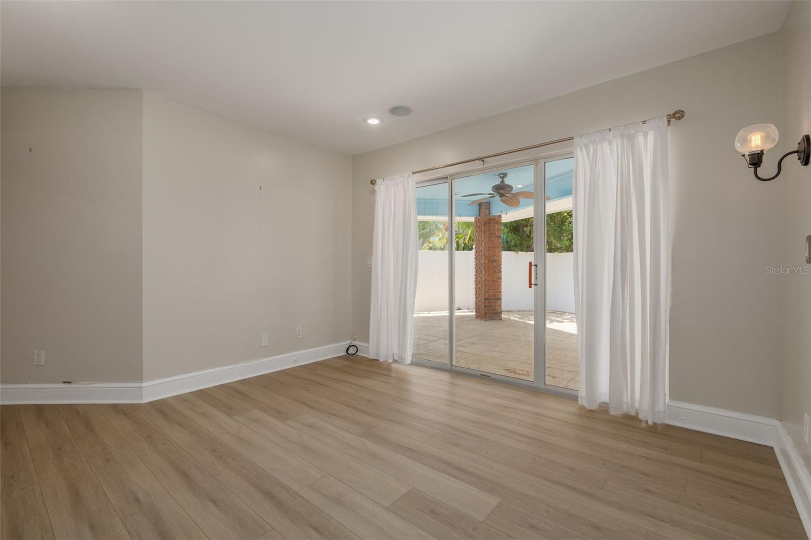 Image 12 of 33 For 941 65th Street S