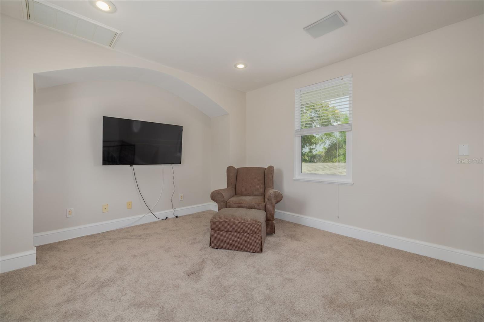 Image 21 of 33 For 941 65th Street S