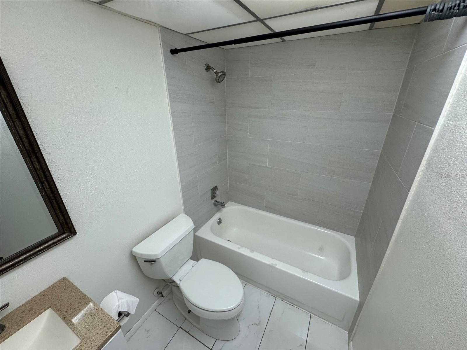 Image 17 of 31 For 3300 Fox Chase Circle N 229