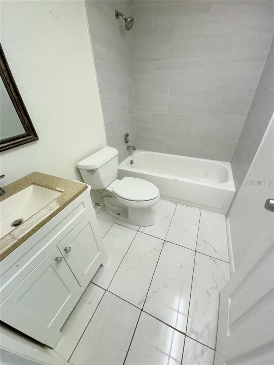 Image 7 of 31 For 3300 Fox Chase Circle N 229