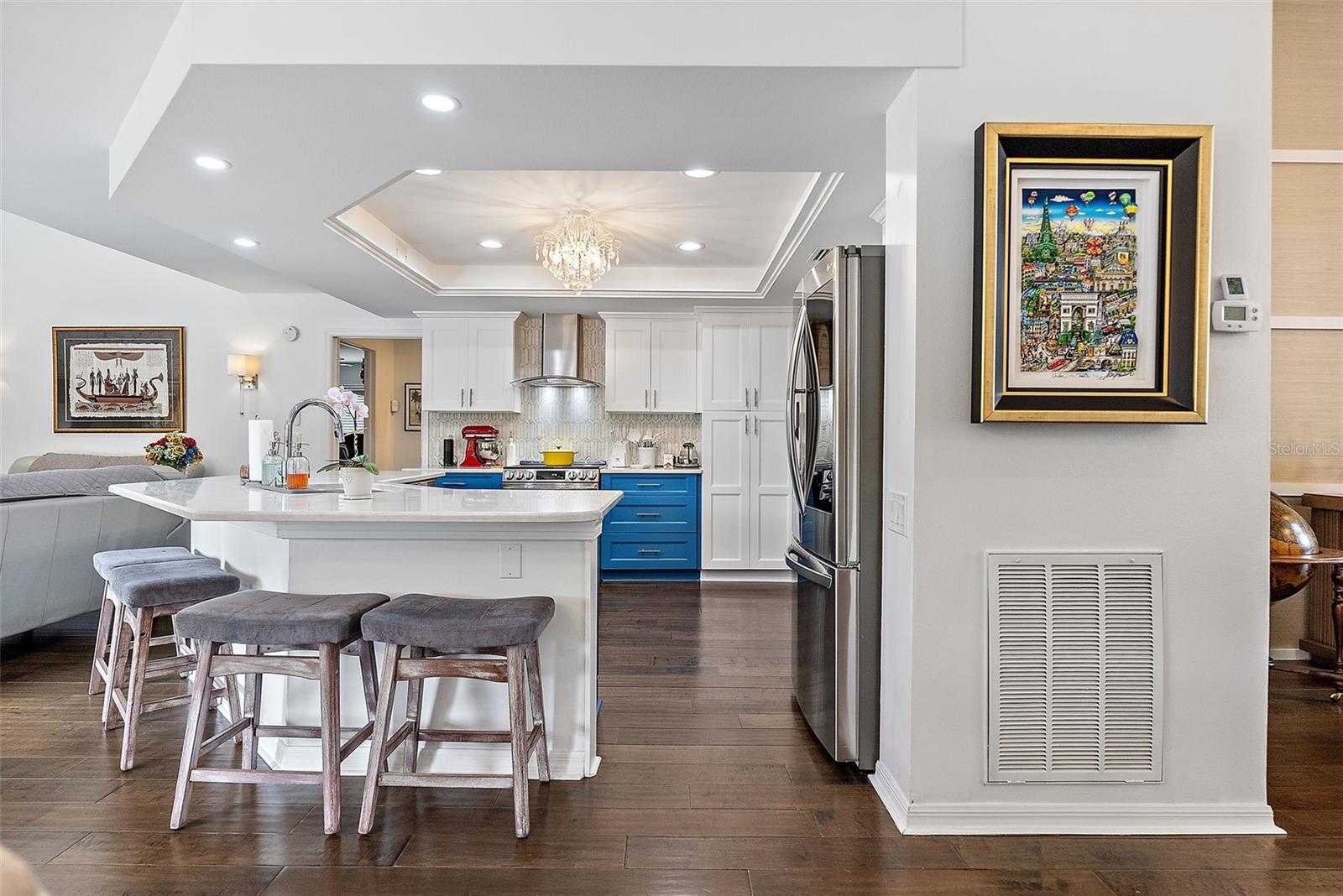 Listing photo id 16 for 5801 Leeland Street S