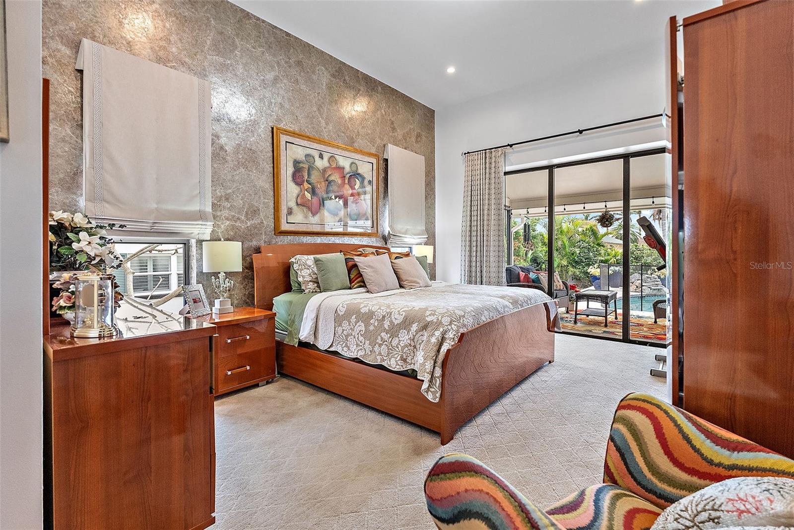 Listing photo id 18 for 5801 Leeland Street S