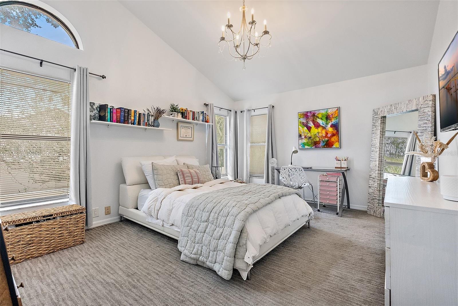 Listing photo id 27 for 5801 Leeland Street S