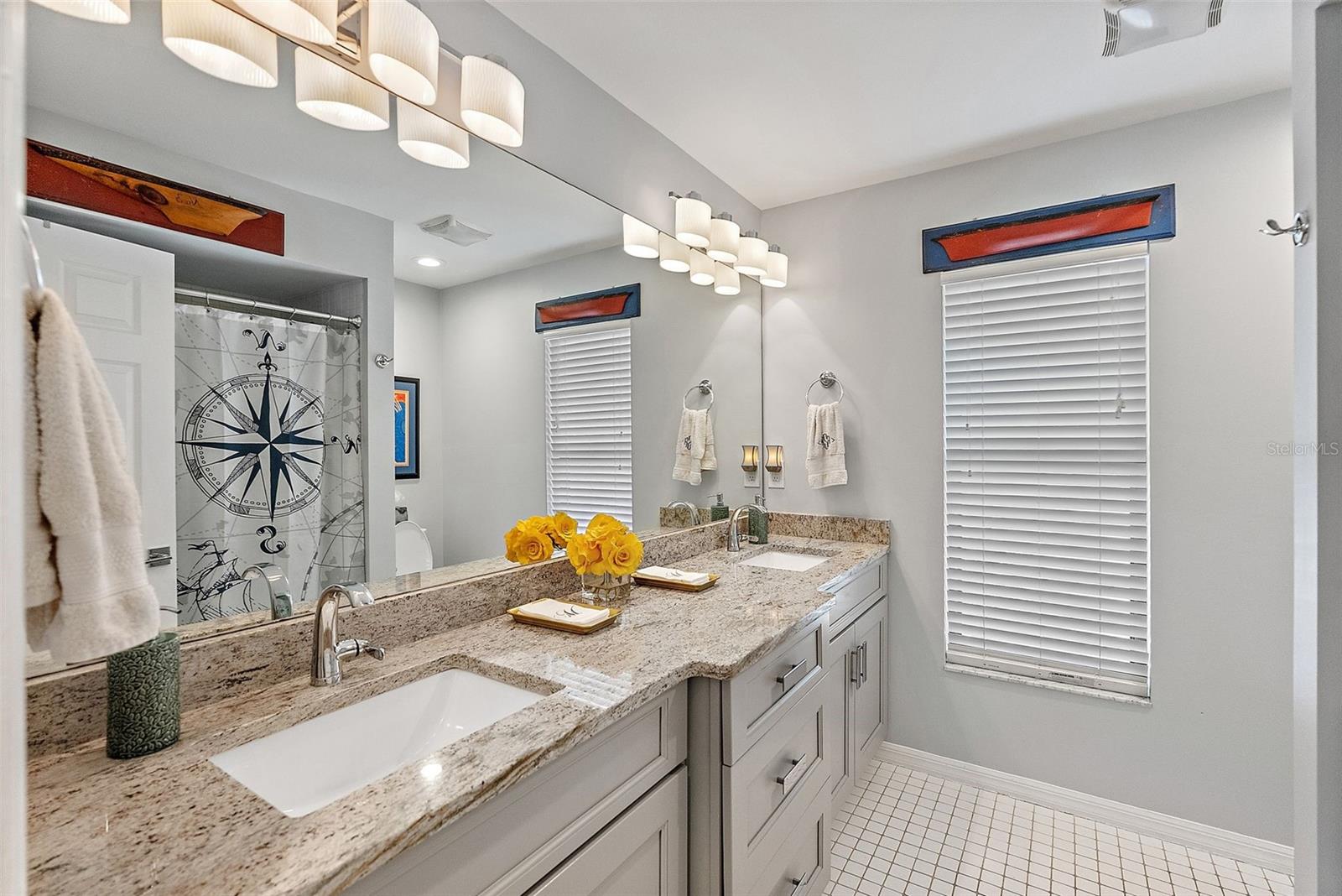 Listing photo id 30 for 5801 Leeland Street S