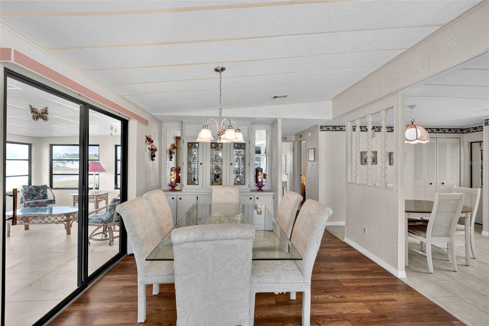 Image 11 of 75 For 702 Del Luna Drive