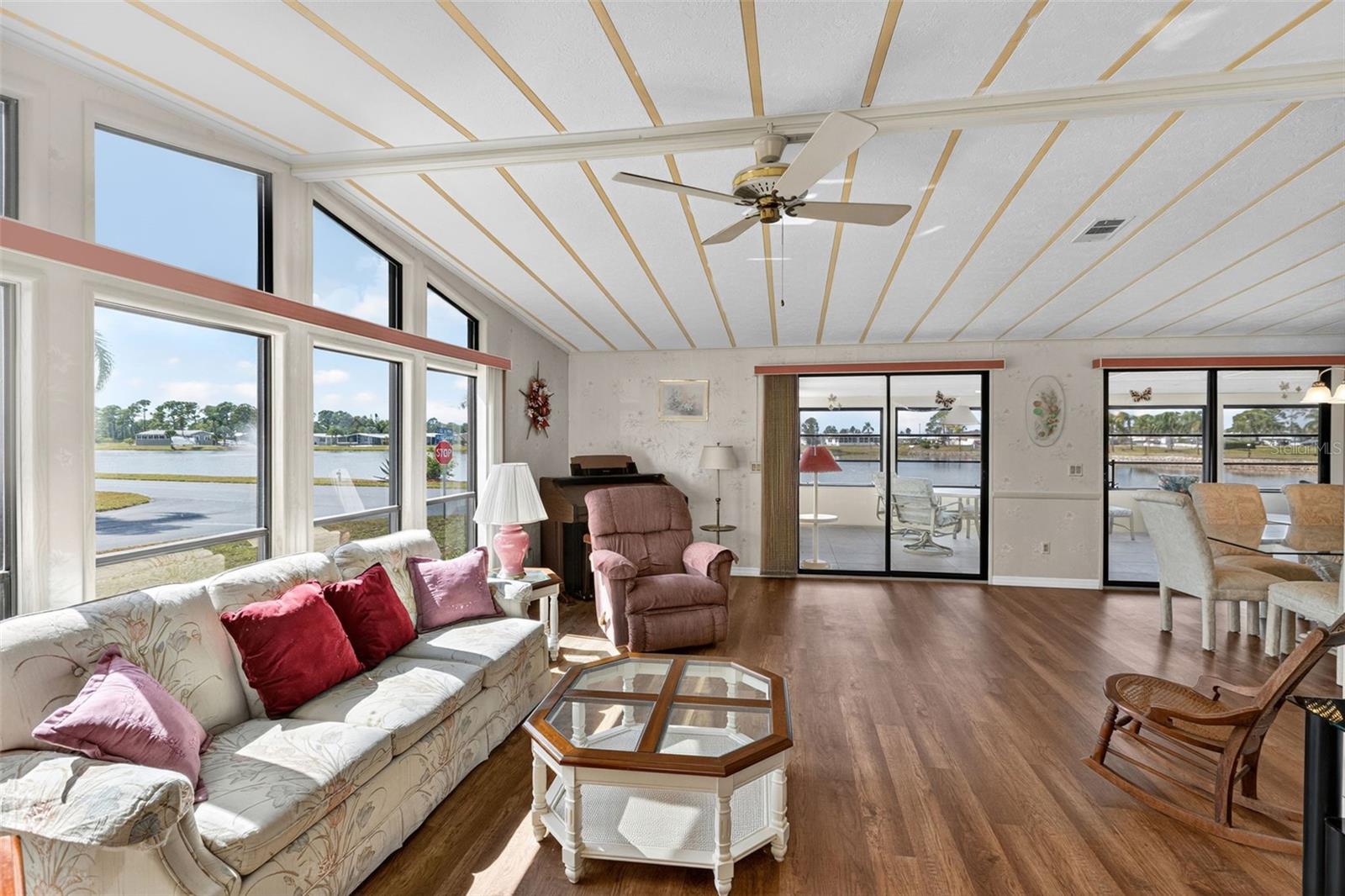 Image 13 of 75 For 702 Del Luna Drive