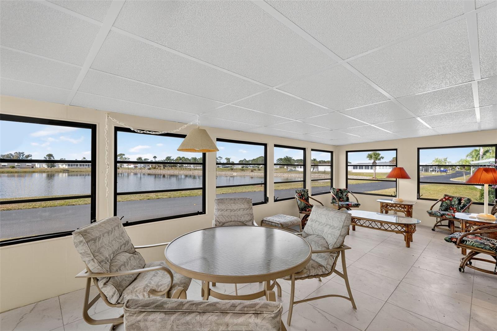 Image 15 of 75 For 702 Del Luna Drive