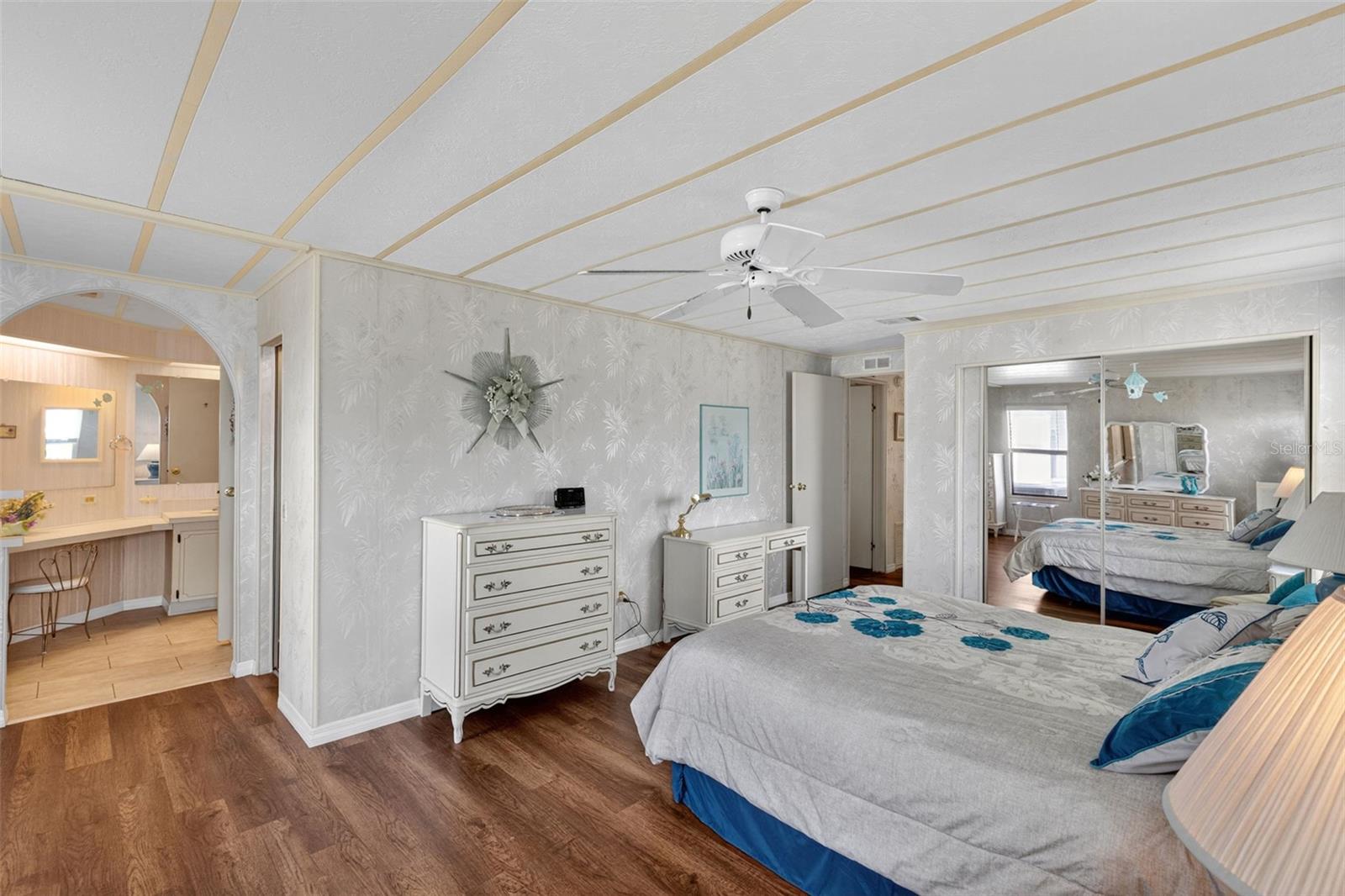 Image 18 of 75 For 702 Del Luna Drive