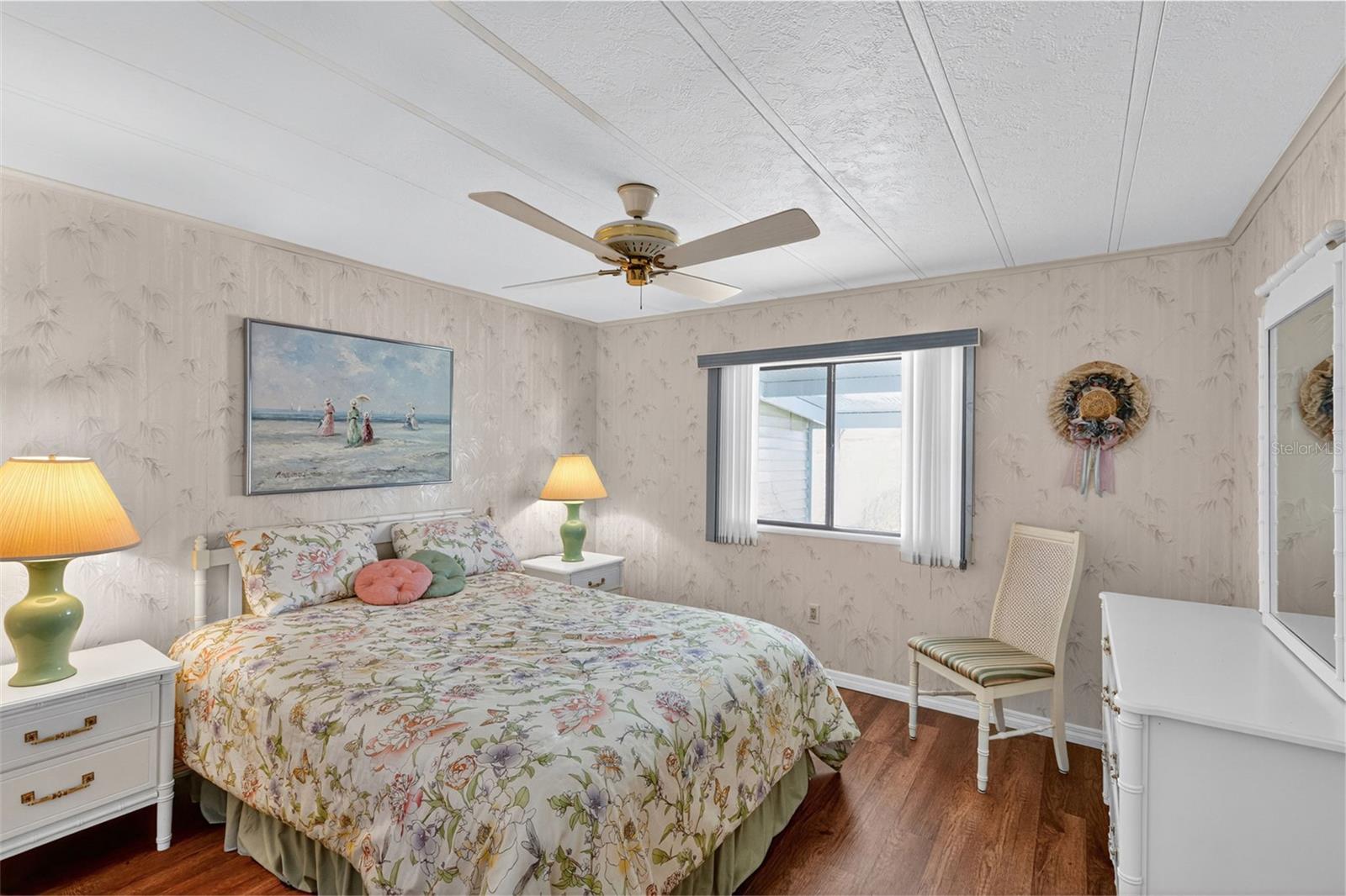 Image 23 of 75 For 702 Del Luna Drive