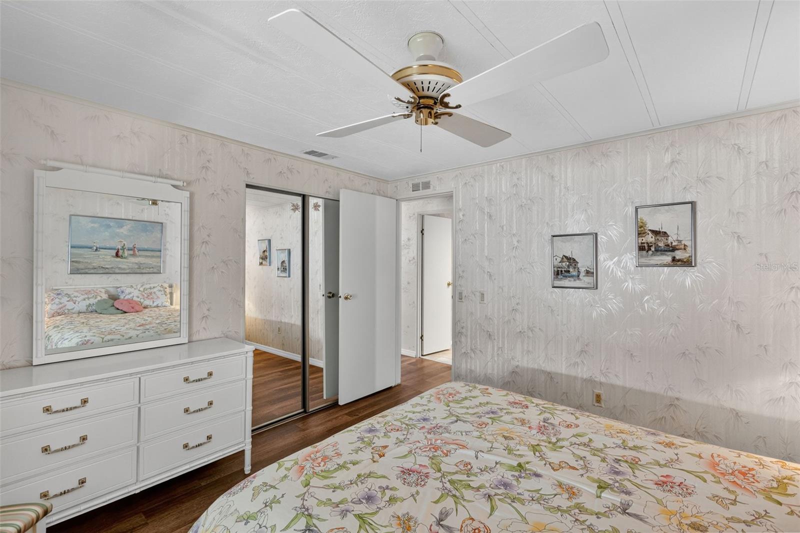 Image 24 of 75 For 702 Del Luna Drive