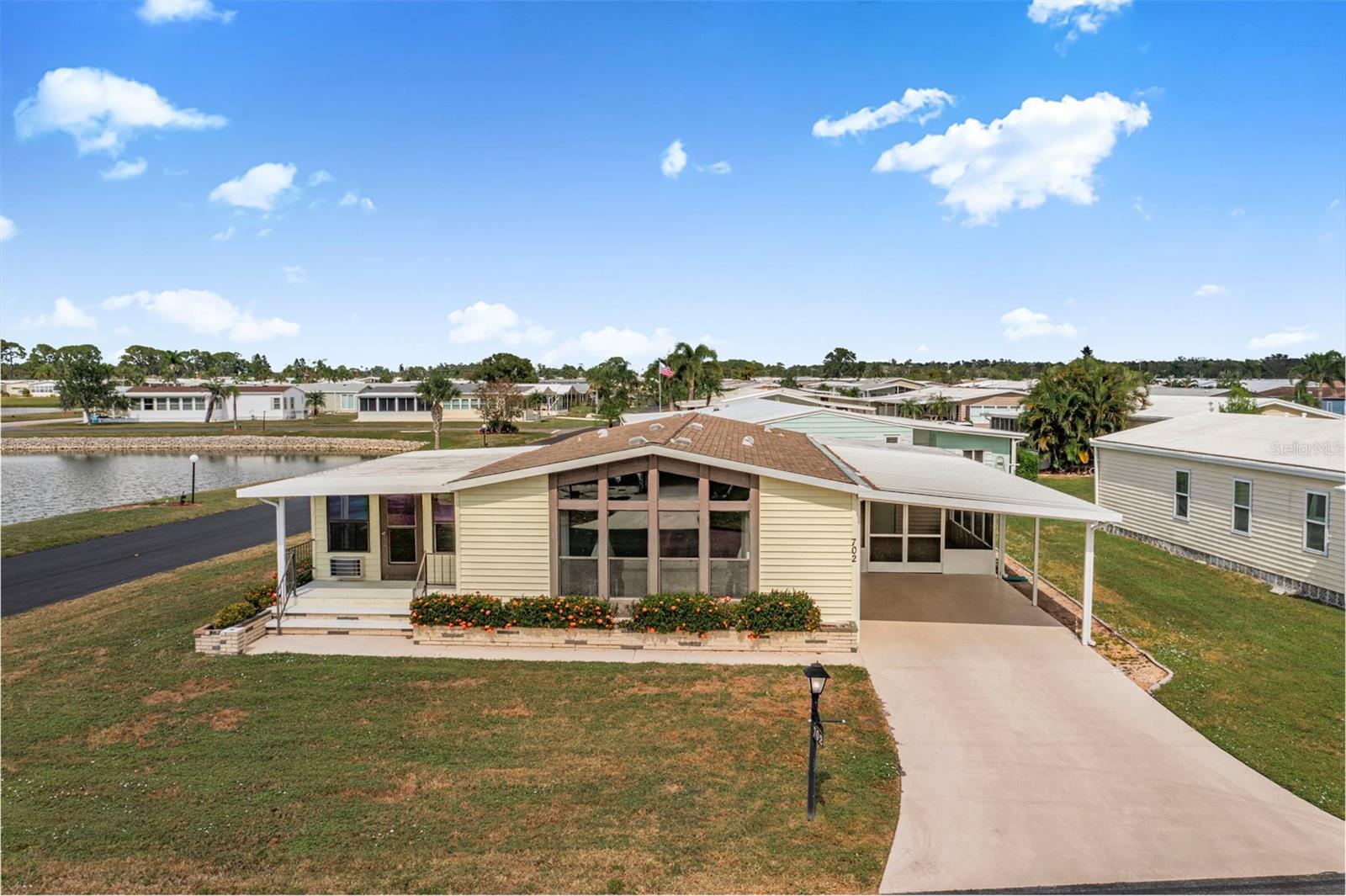 Image 26 of 75 For 702 Del Luna Drive