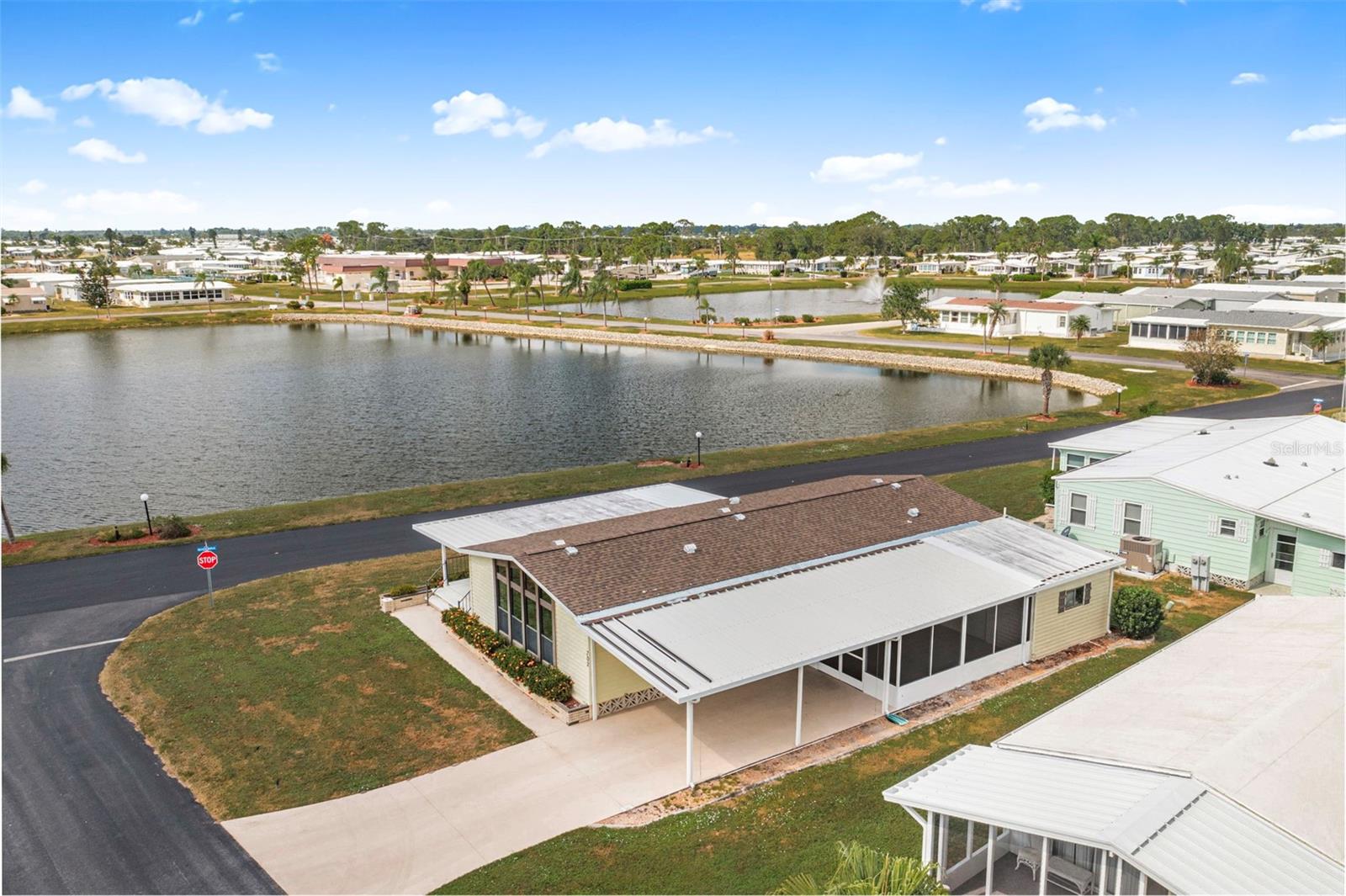 Image 28 of 75 For 702 Del Luna Drive