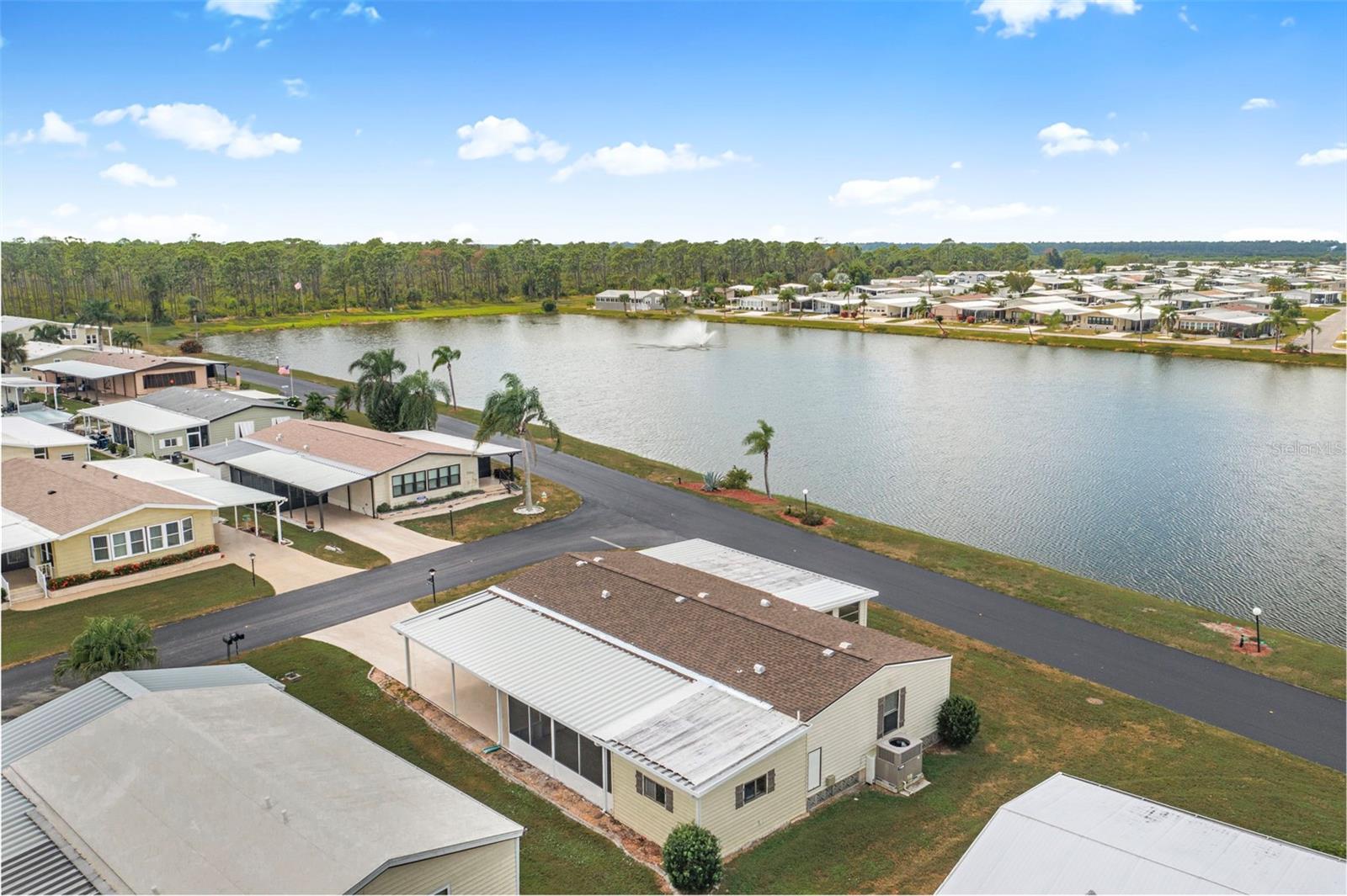 Image 30 of 75 For 702 Del Luna Drive