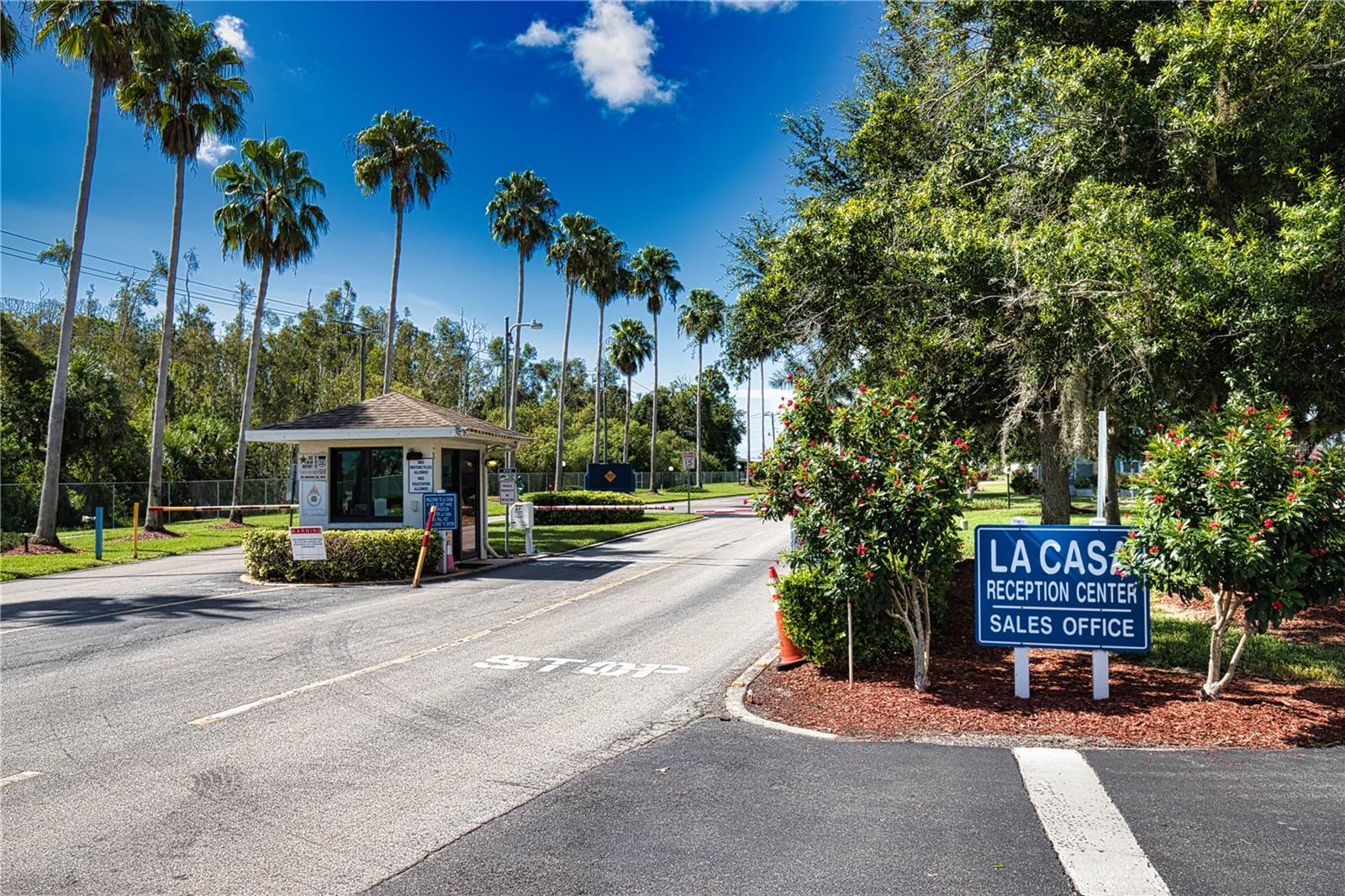 Image 34 of 75 For 702 Del Luna Drive