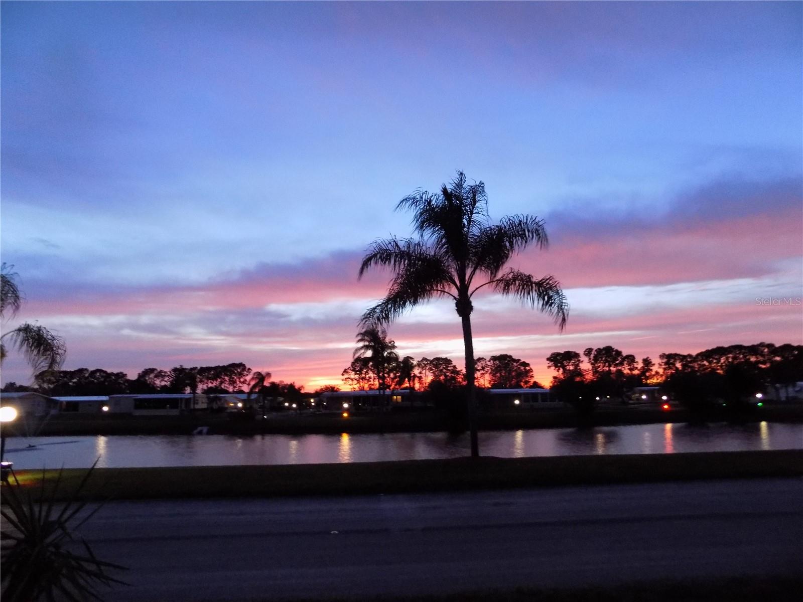 Image 5 of 75 For 702 Del Luna Drive