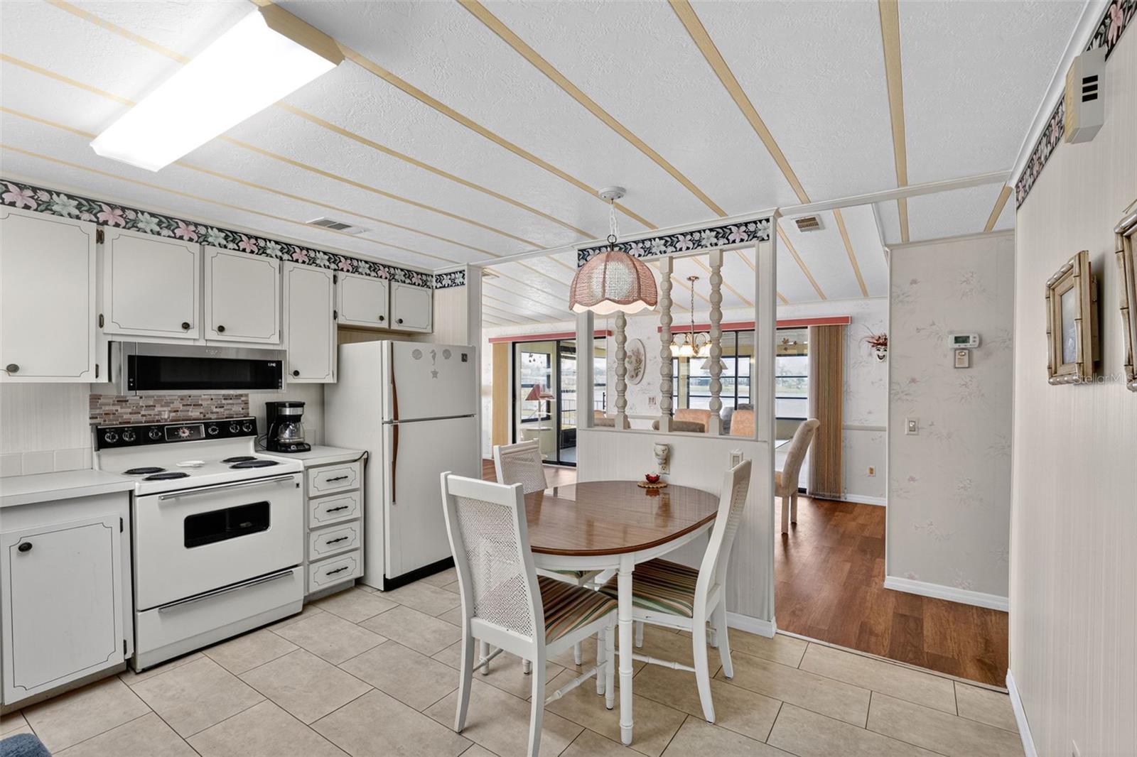 Image 9 of 75 For 702 Del Luna Drive