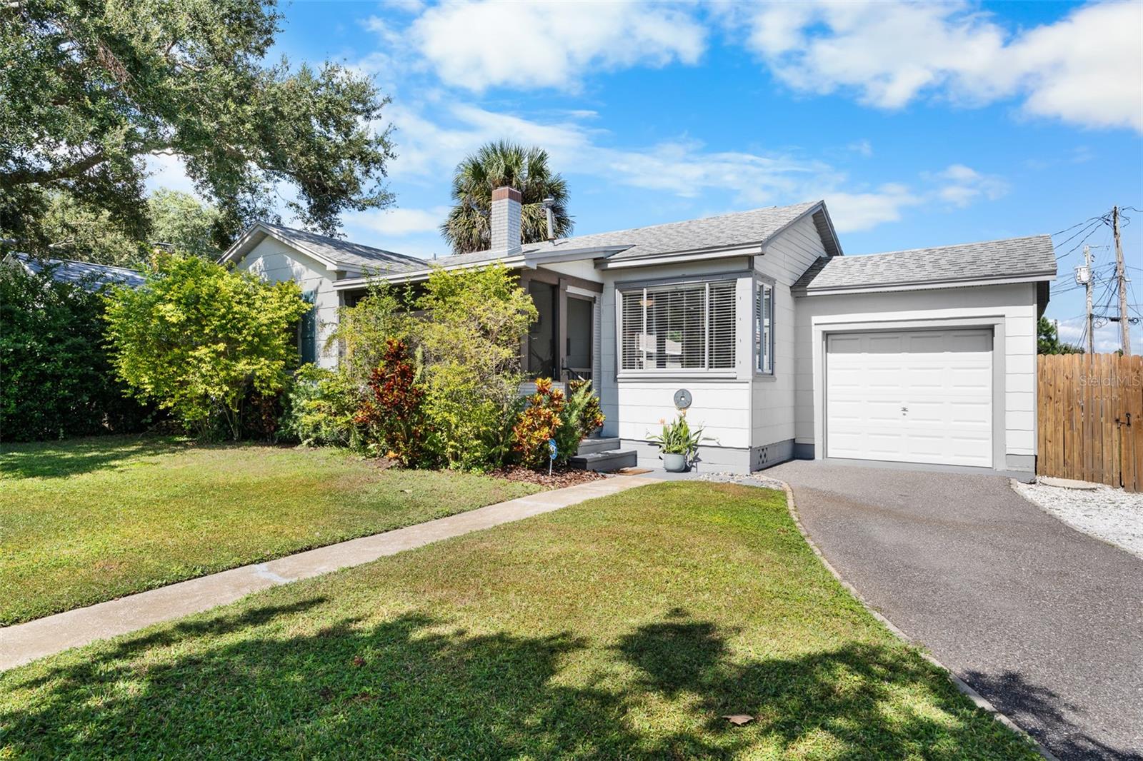 Image 23 of 36 For 1535 35th Avenue N