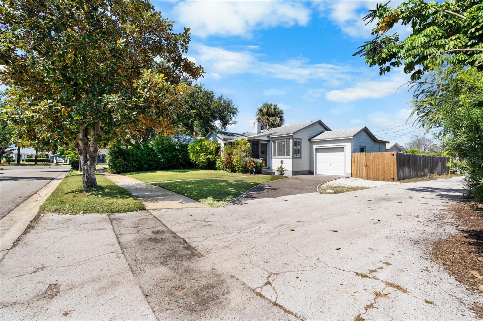 Image 24 of 36 For 1535 35th Avenue N