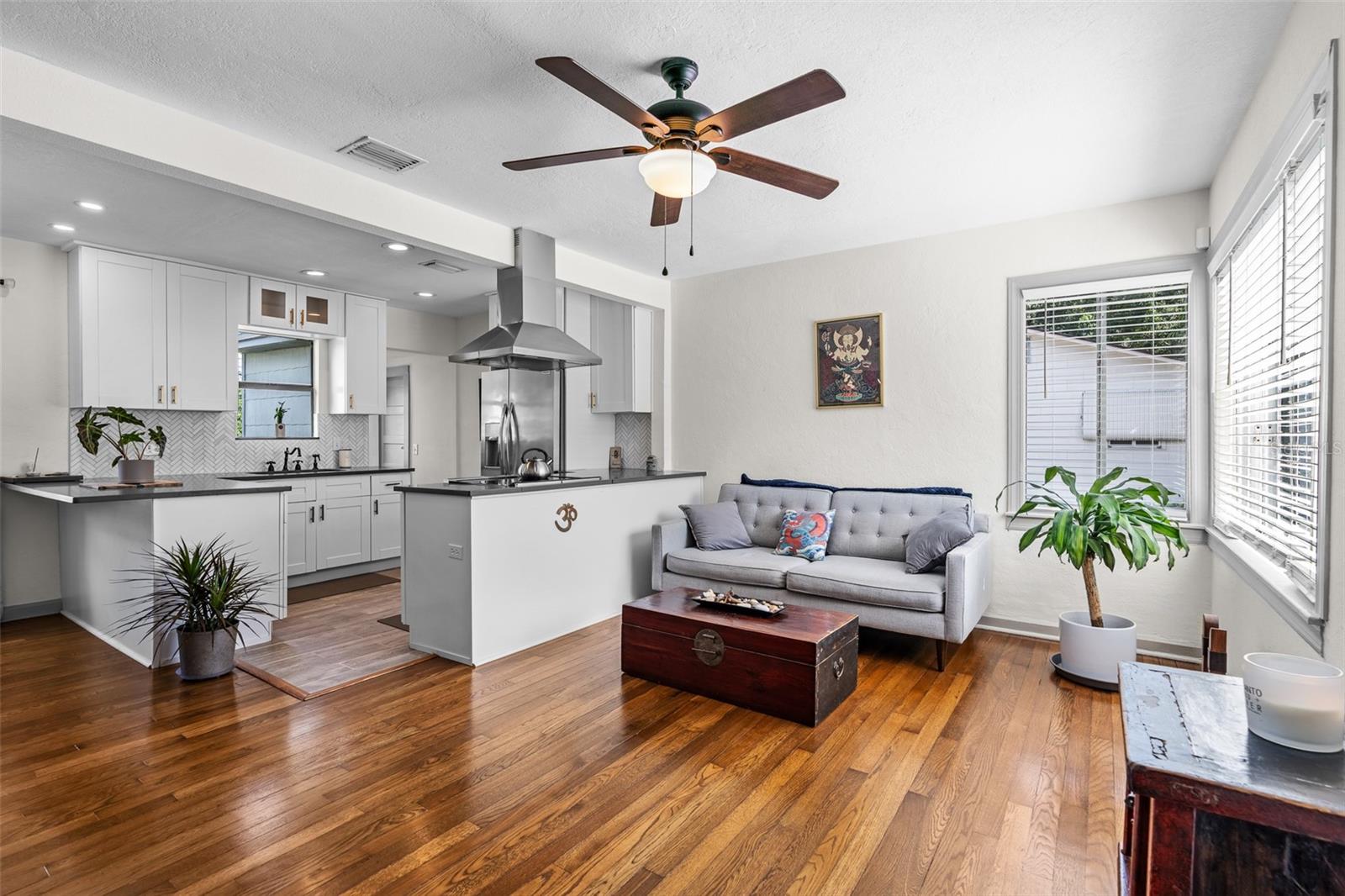 Image 4 of 36 For 1535 35th Avenue N