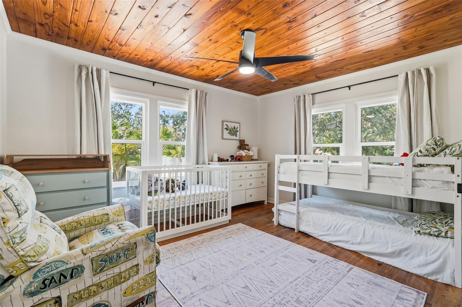 Image 14 of 41 For 517 Avery Avenue