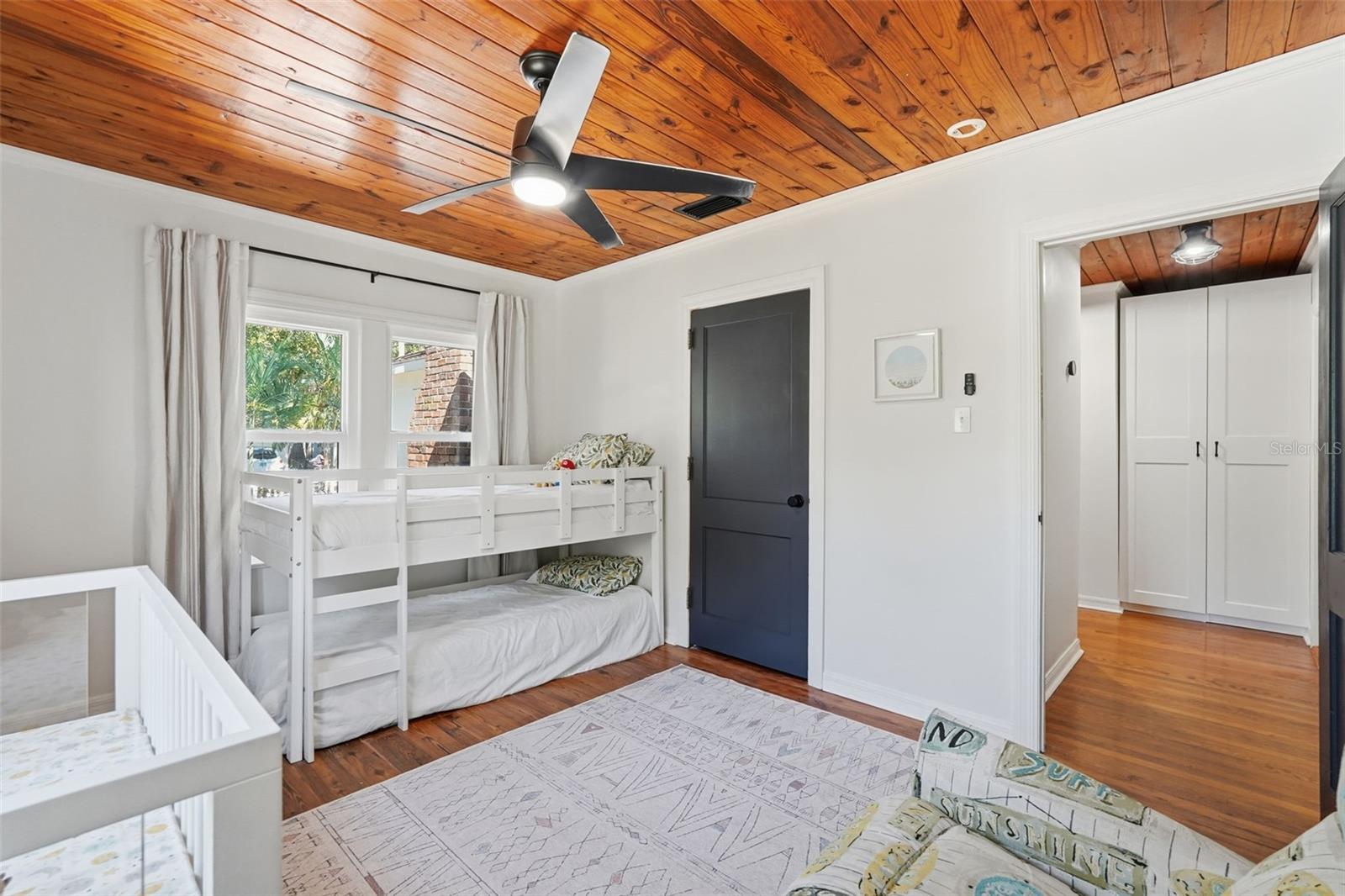 Image 15 of 41 For 517 Avery Avenue